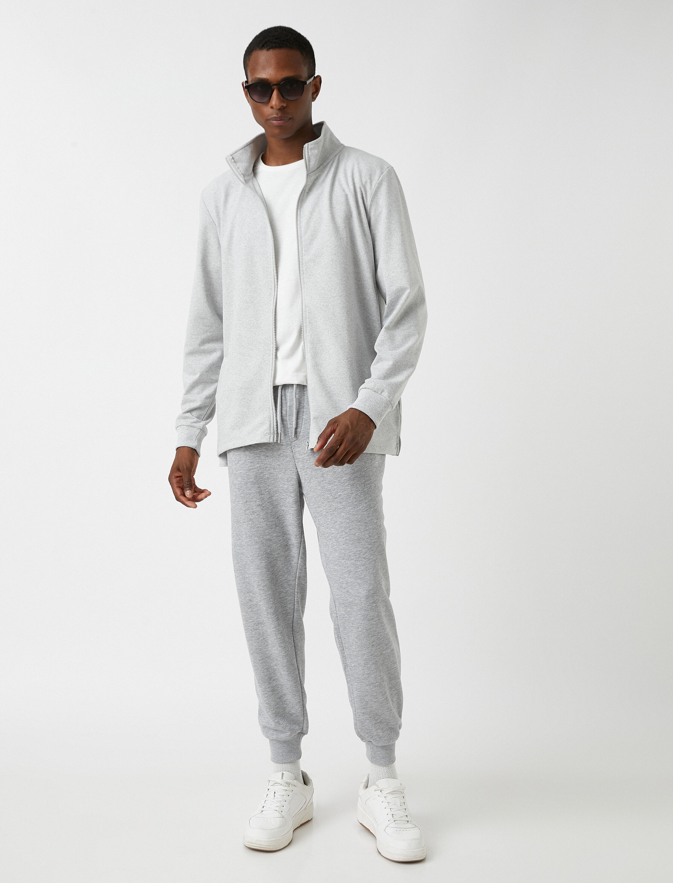   Fermuarlı Dik Yaka Sweatshirt