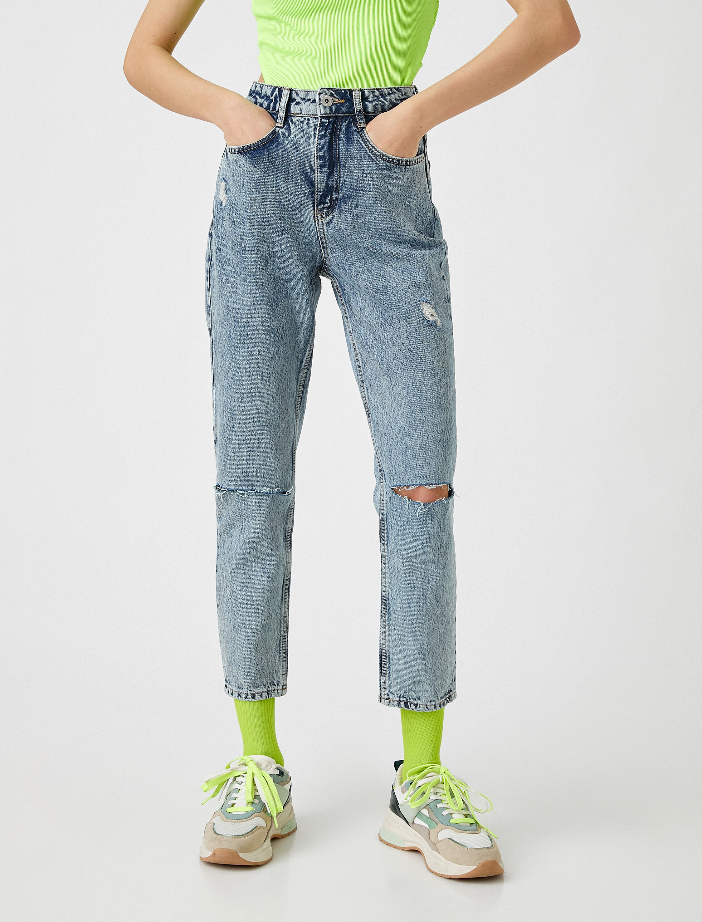   Yüksek Bel Dizi Yırtık Kot Pantolon