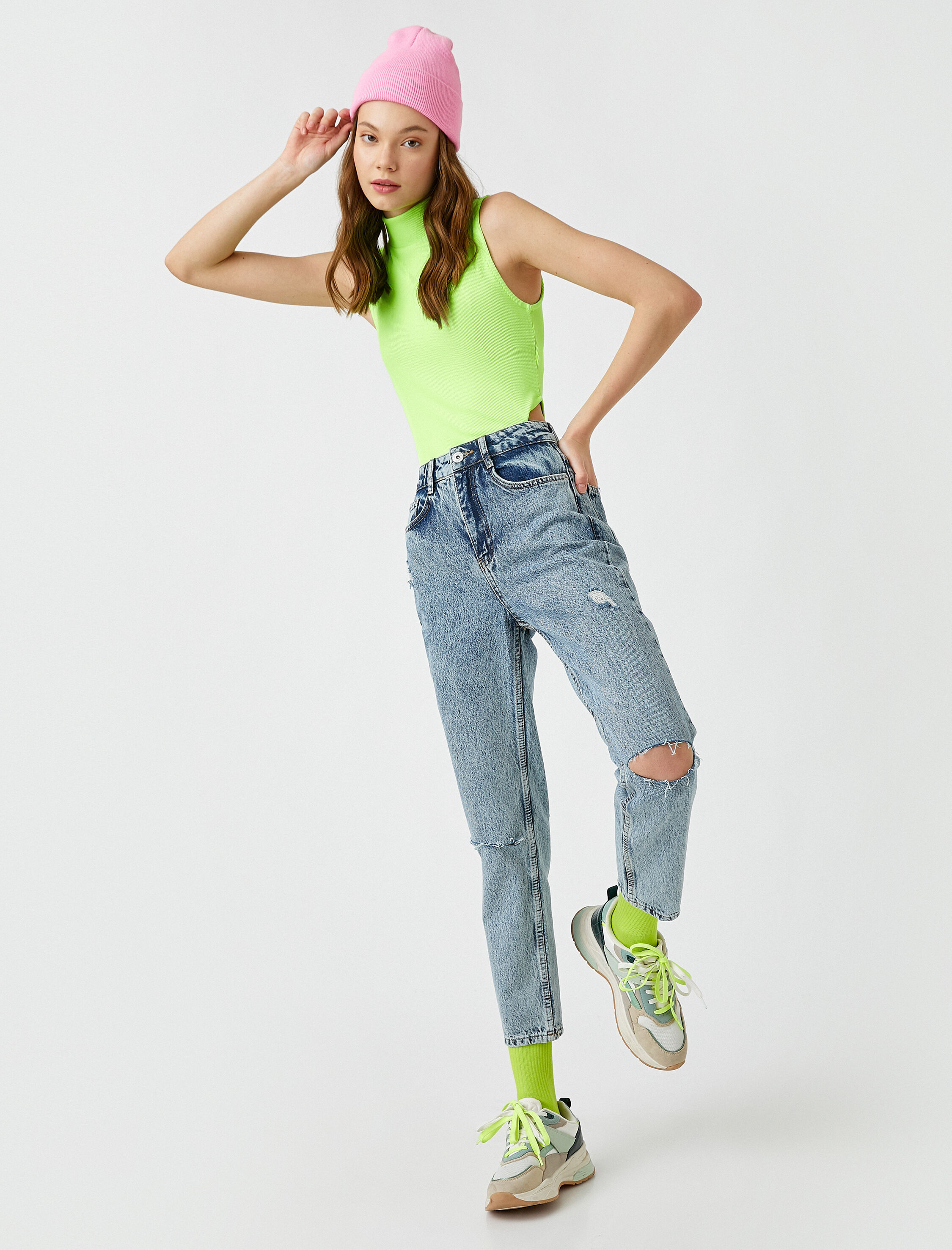   Yüksek Bel Dizi Yırtık Kot Pantolon