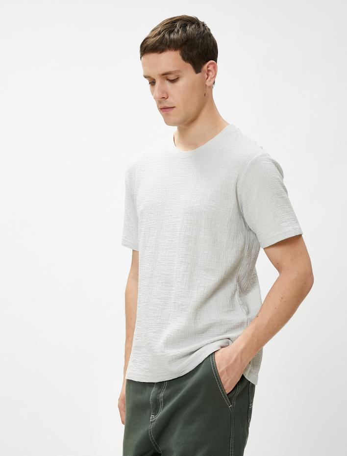  Basic Tişört Dokulu Bisiklet Yaka Dar Kesim Pamuklu