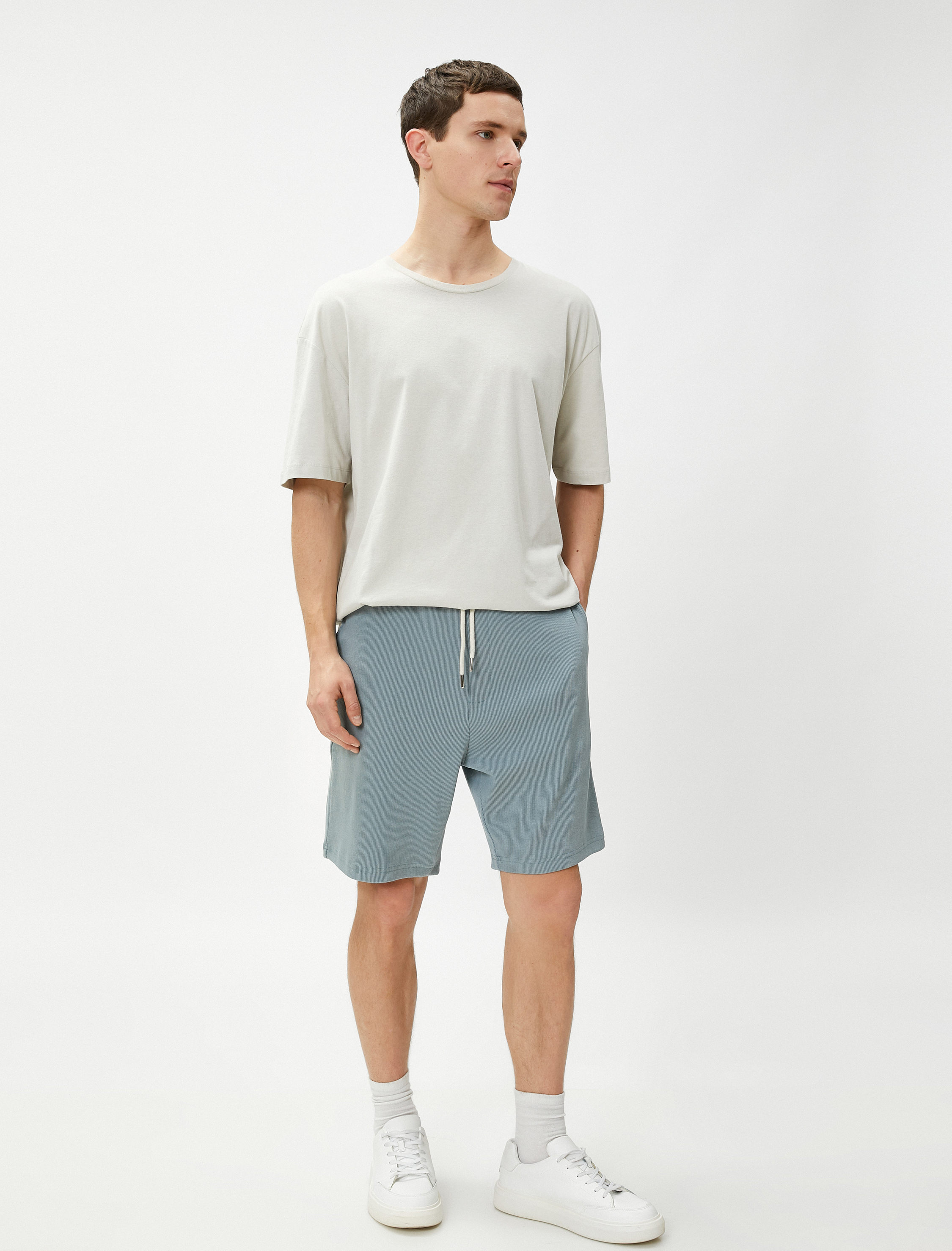   Basic Bermuda Şort Beli Bağcıklı Cep Detaylı Dar Kesim