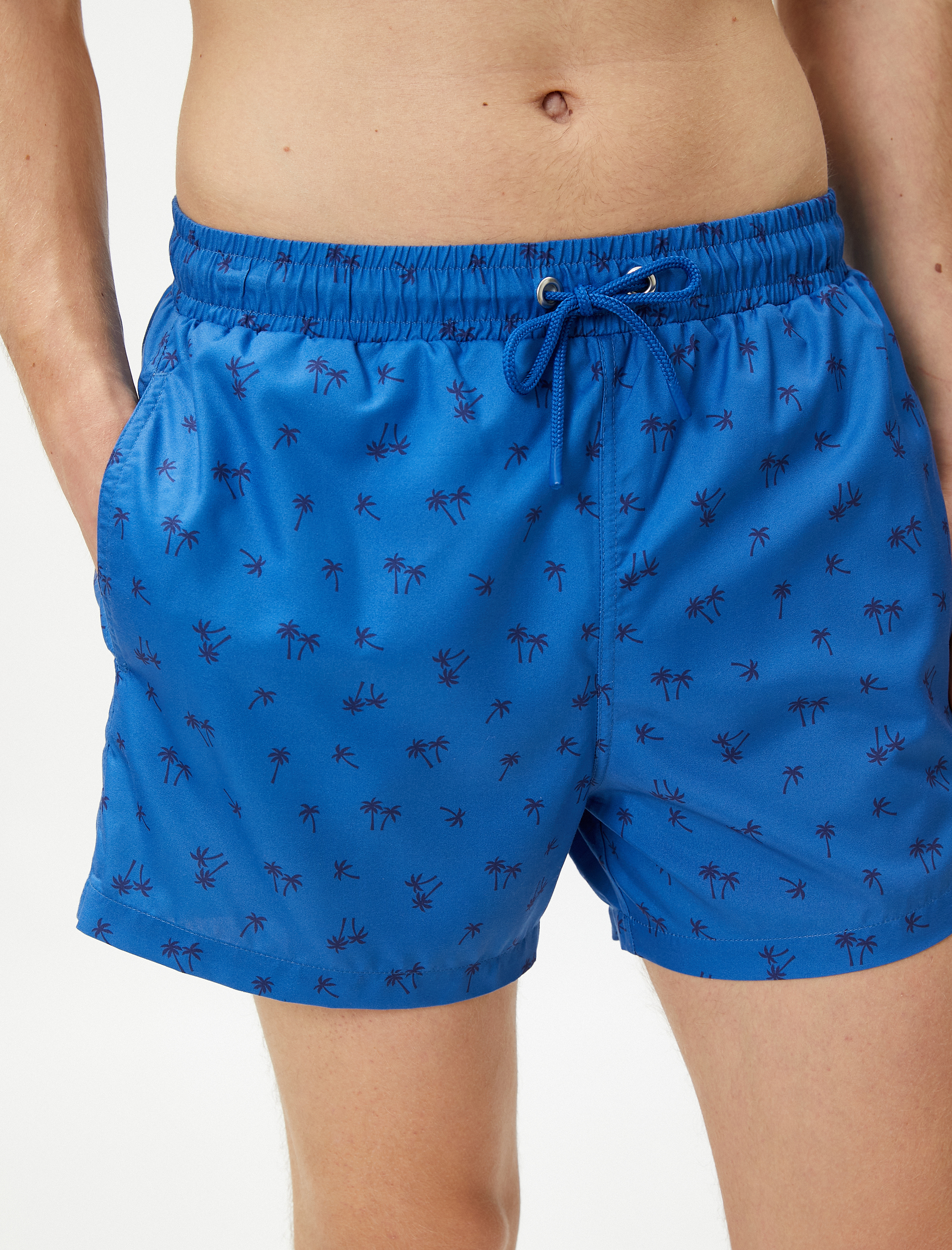   Deniz Şortu Palmiye Baskılı Beli Bağcıklı Cepli