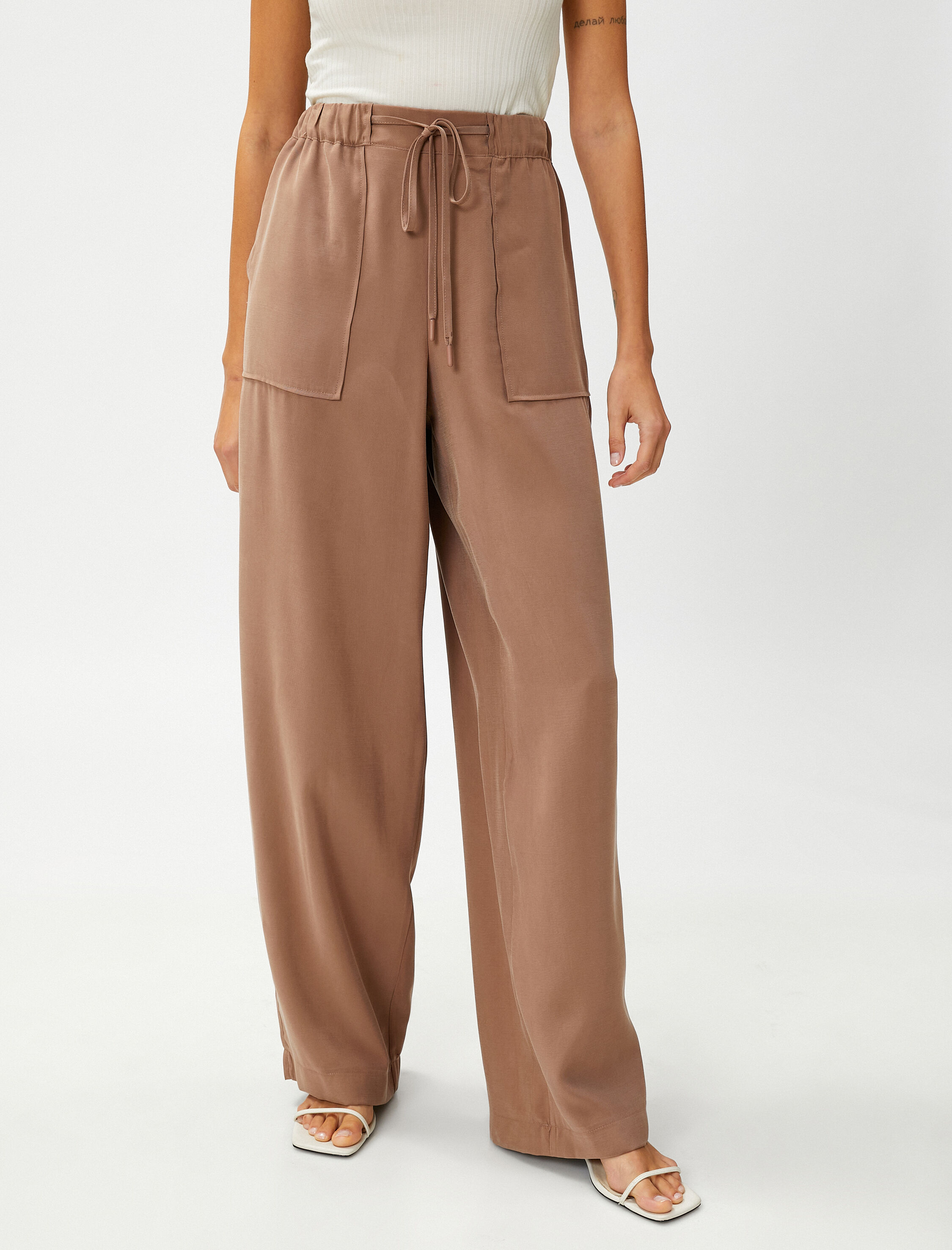 İpeksi Dokulu Rahat Pantolon Beli Bağlamalı Cepli