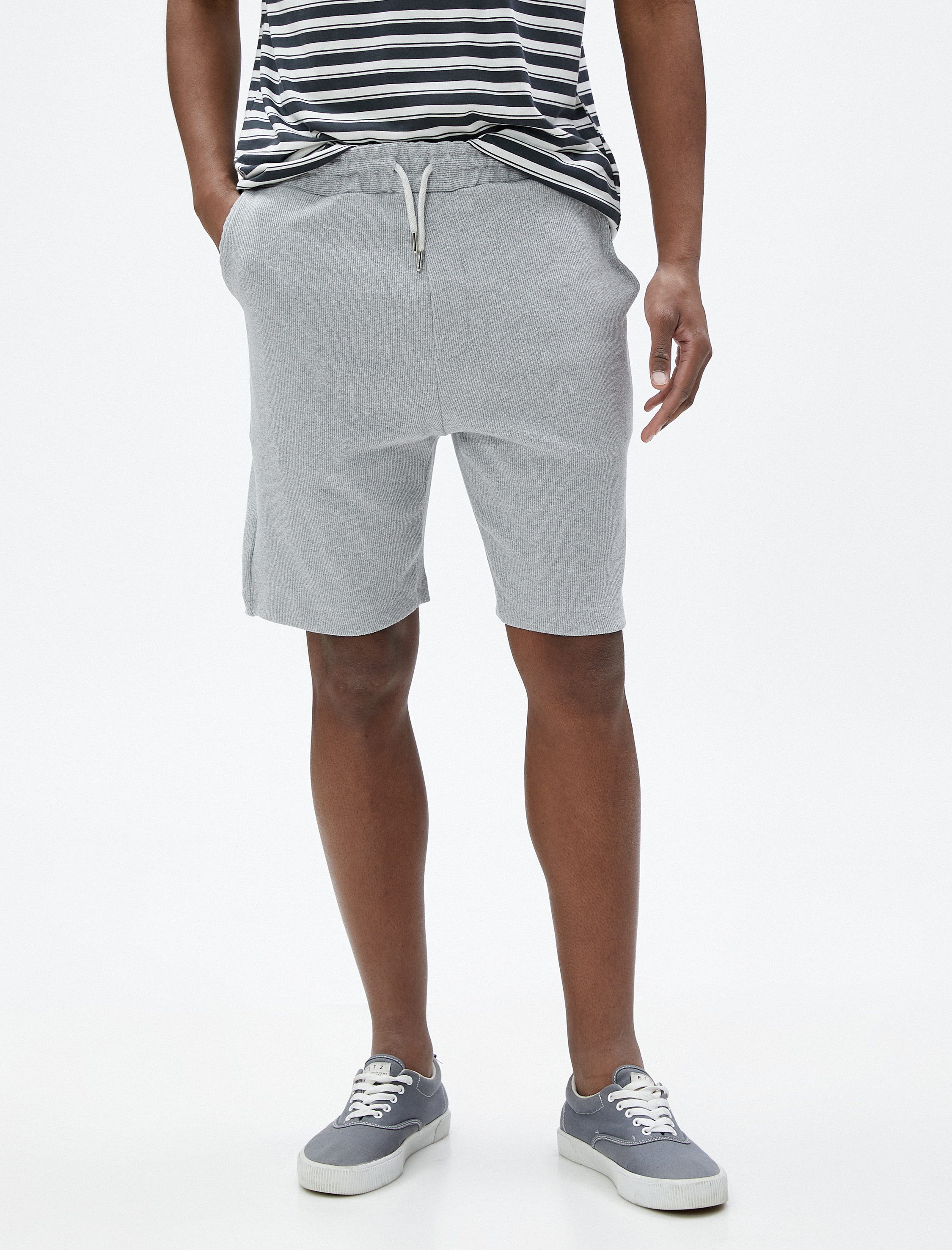   Basic Bermuda Şort Beli Bağcıklı Cep Detaylı Dar Kesim