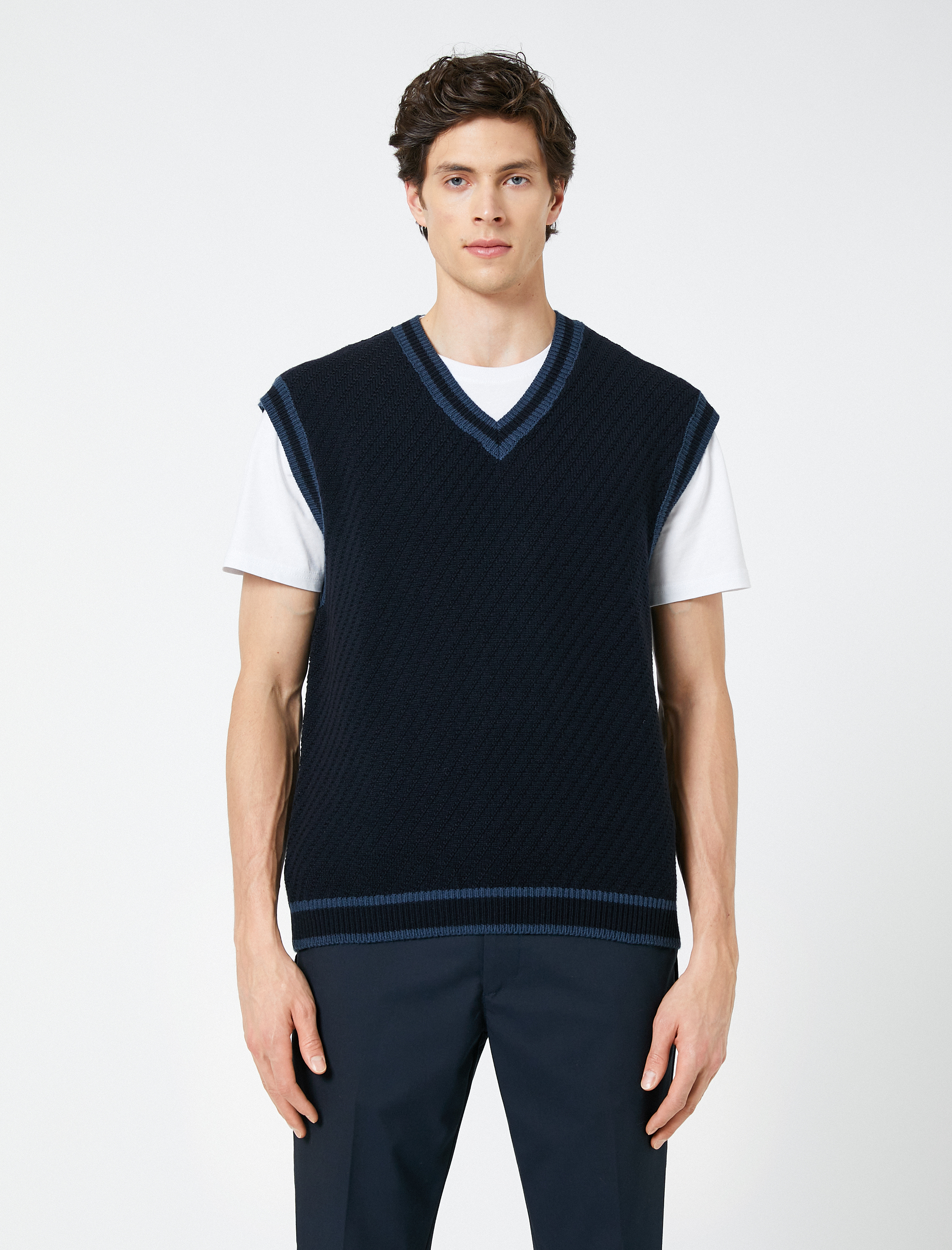   V Yaka Örgü Süveter Kolsuz Dokulu