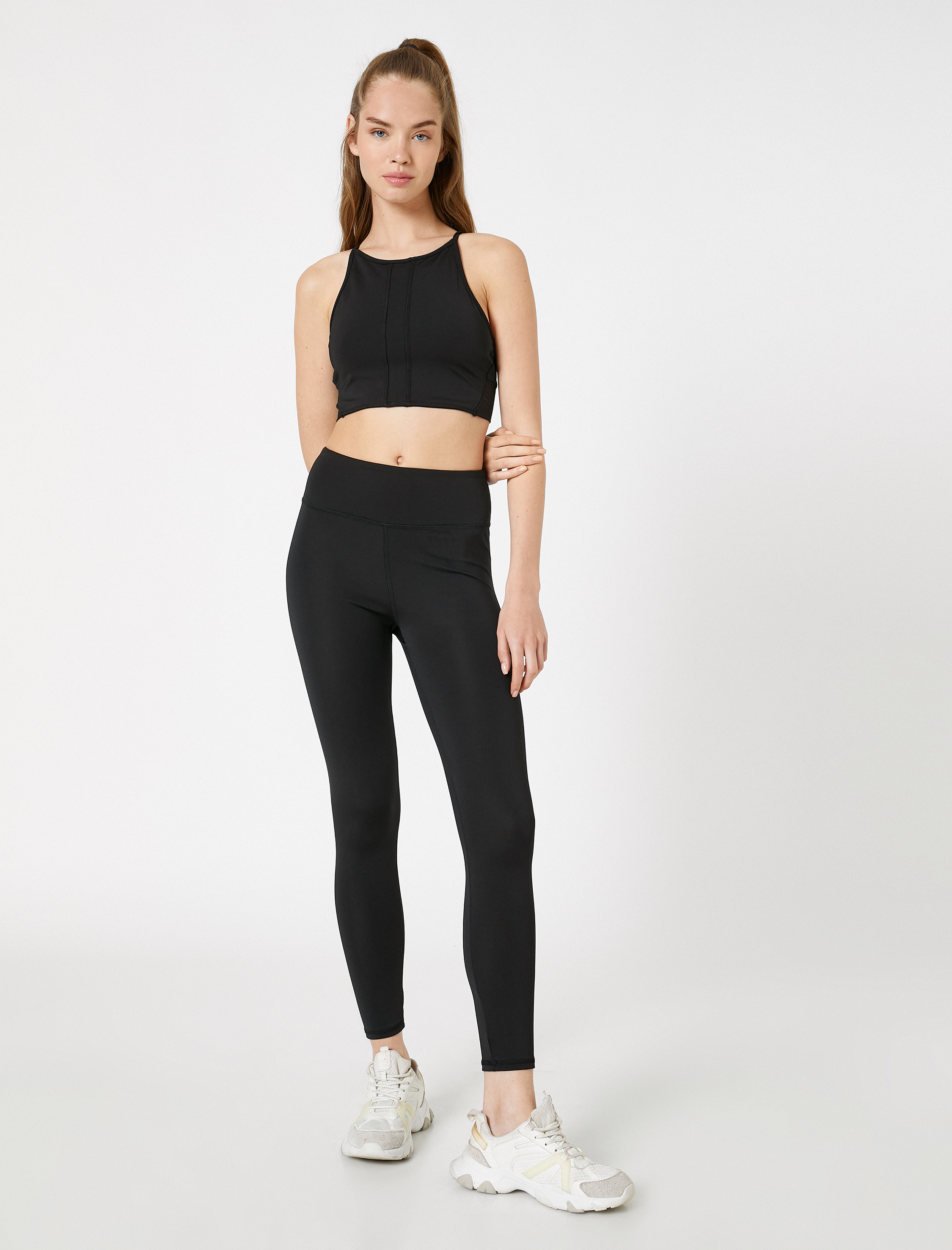   Sporcu Sütyeni Halter Yaka Dikiş Detaylı Dar Kalıp