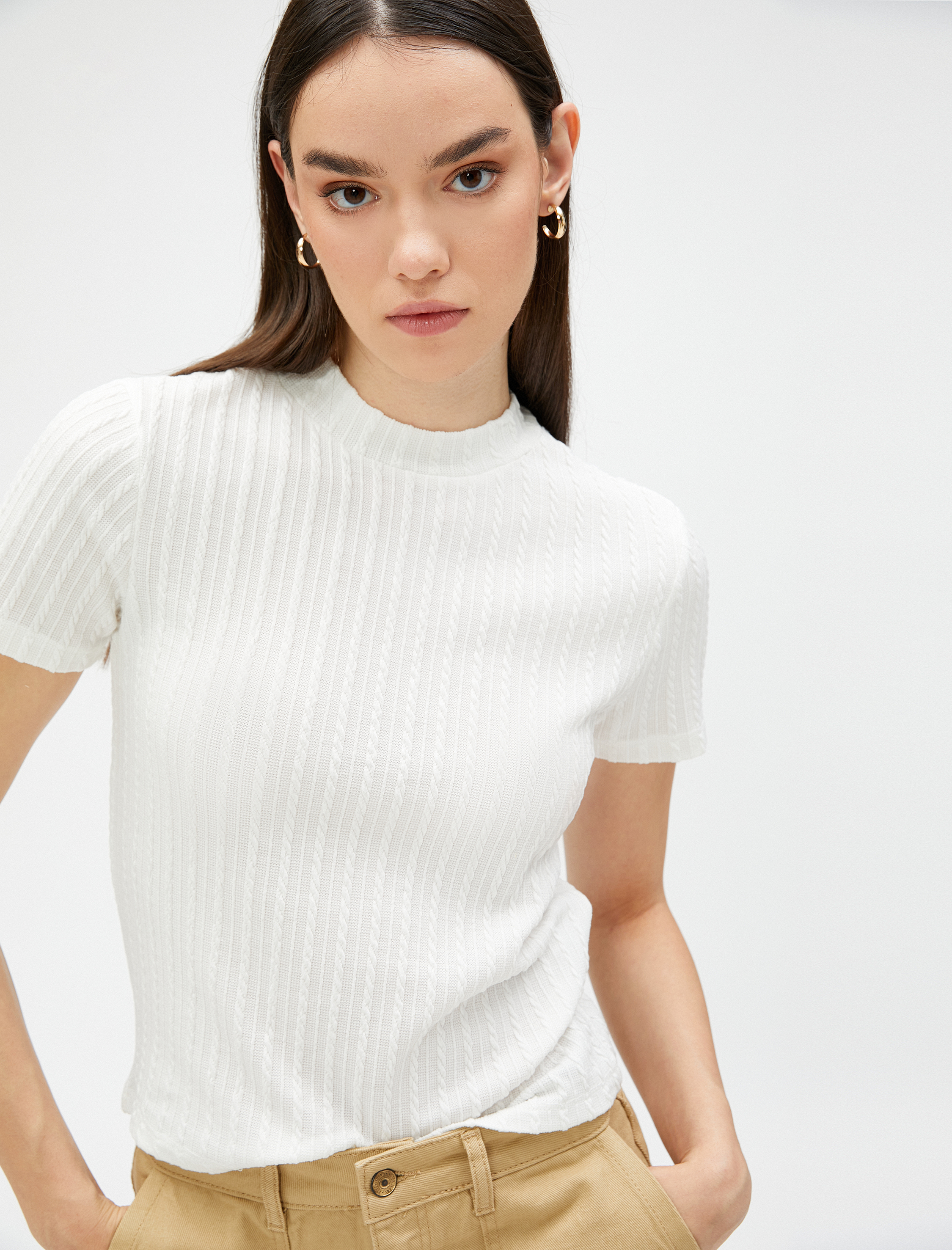   Kısa Kollu Tişört Örgü Motifli Dik Yaka