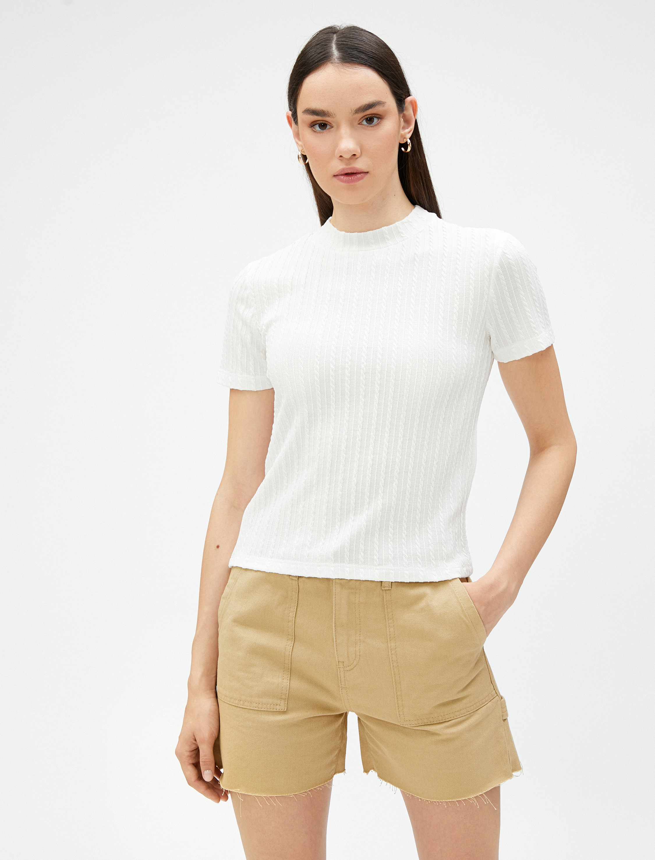   Kısa Kollu Tişört Örgü Motifli Dik Yaka