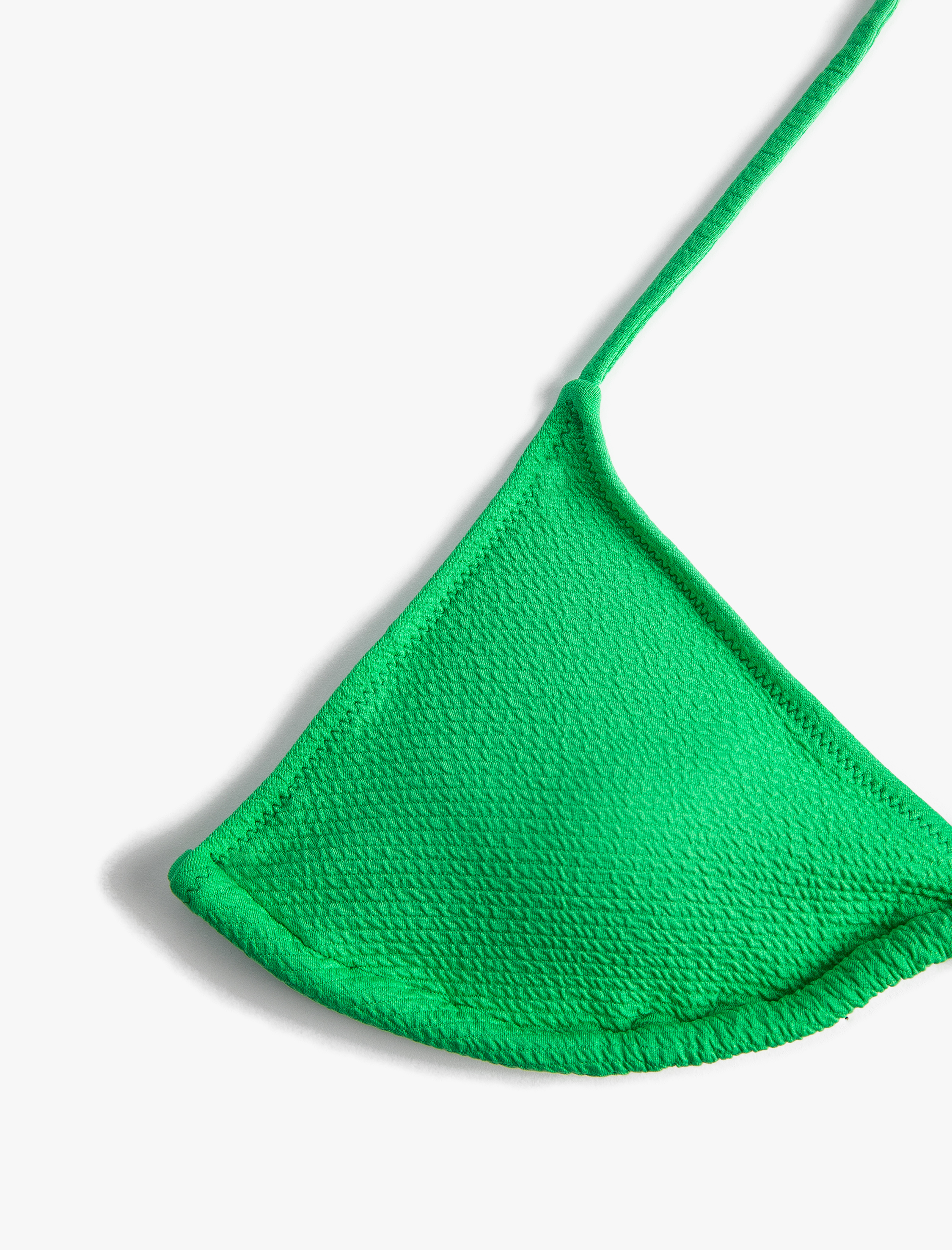   Üçgen Bikini Üstü Dokulu Boyundan Bağlamalı Kaplı