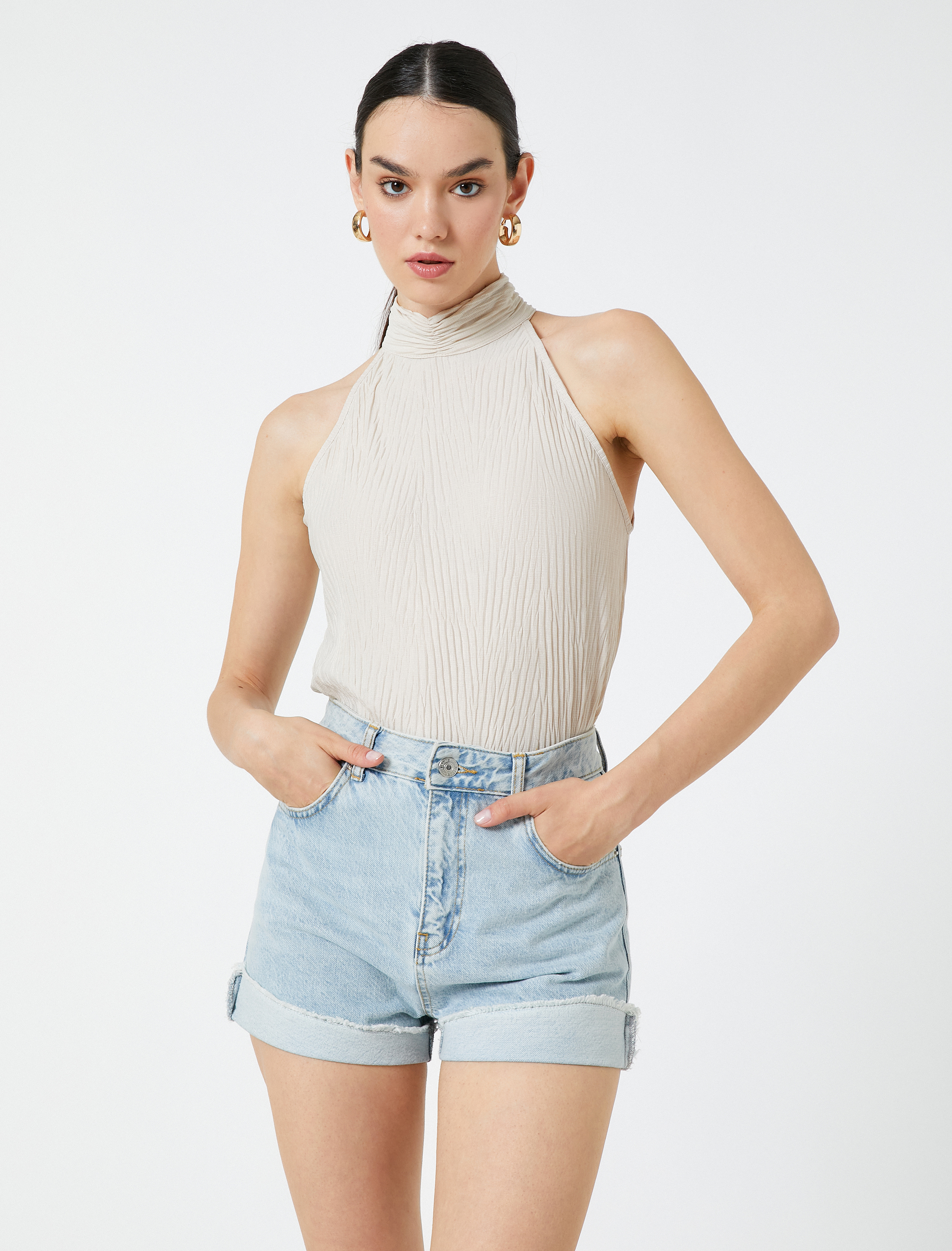   Halter Yaka Dokulu Bluz