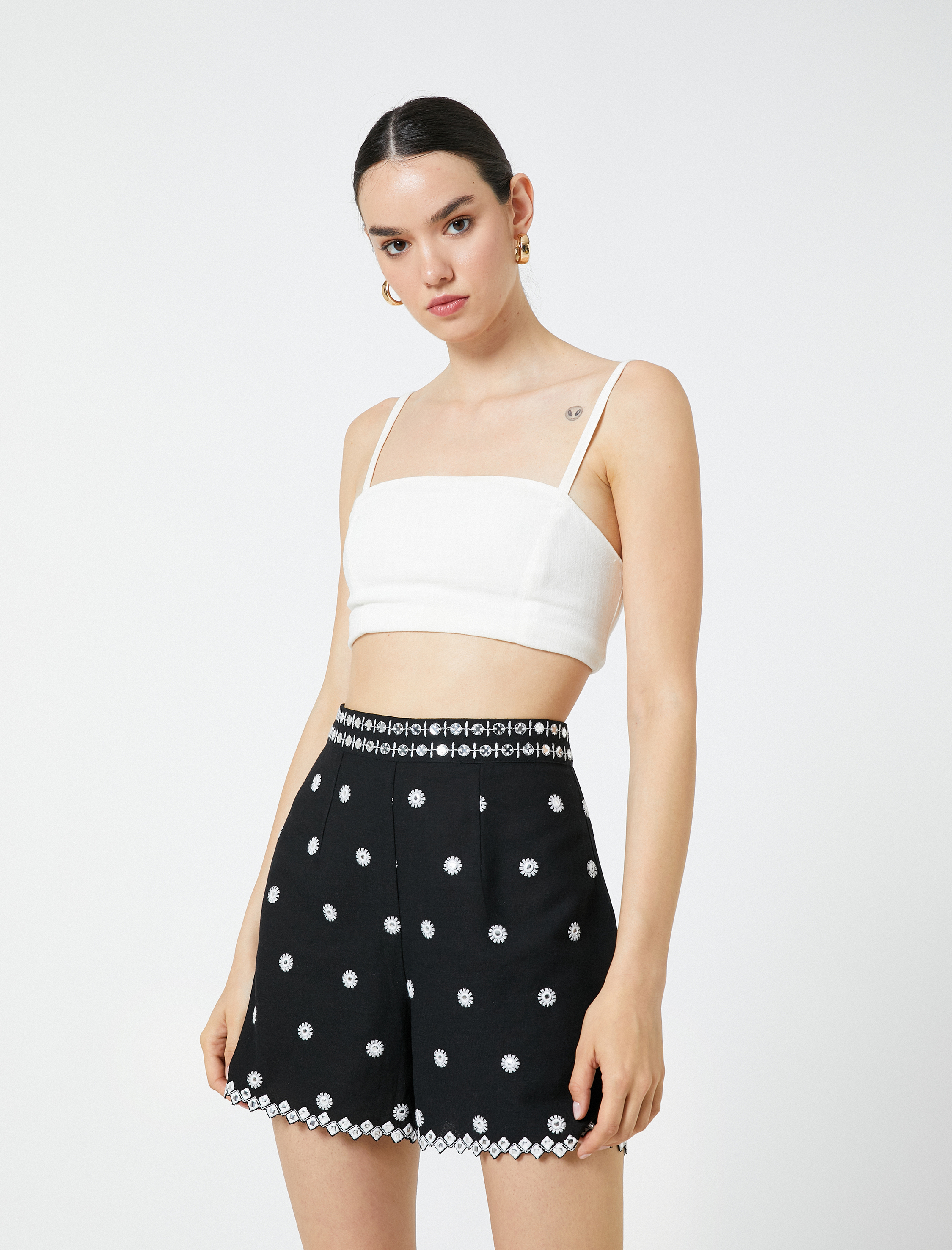   Etnik İşlemeli Şort Bol Paça