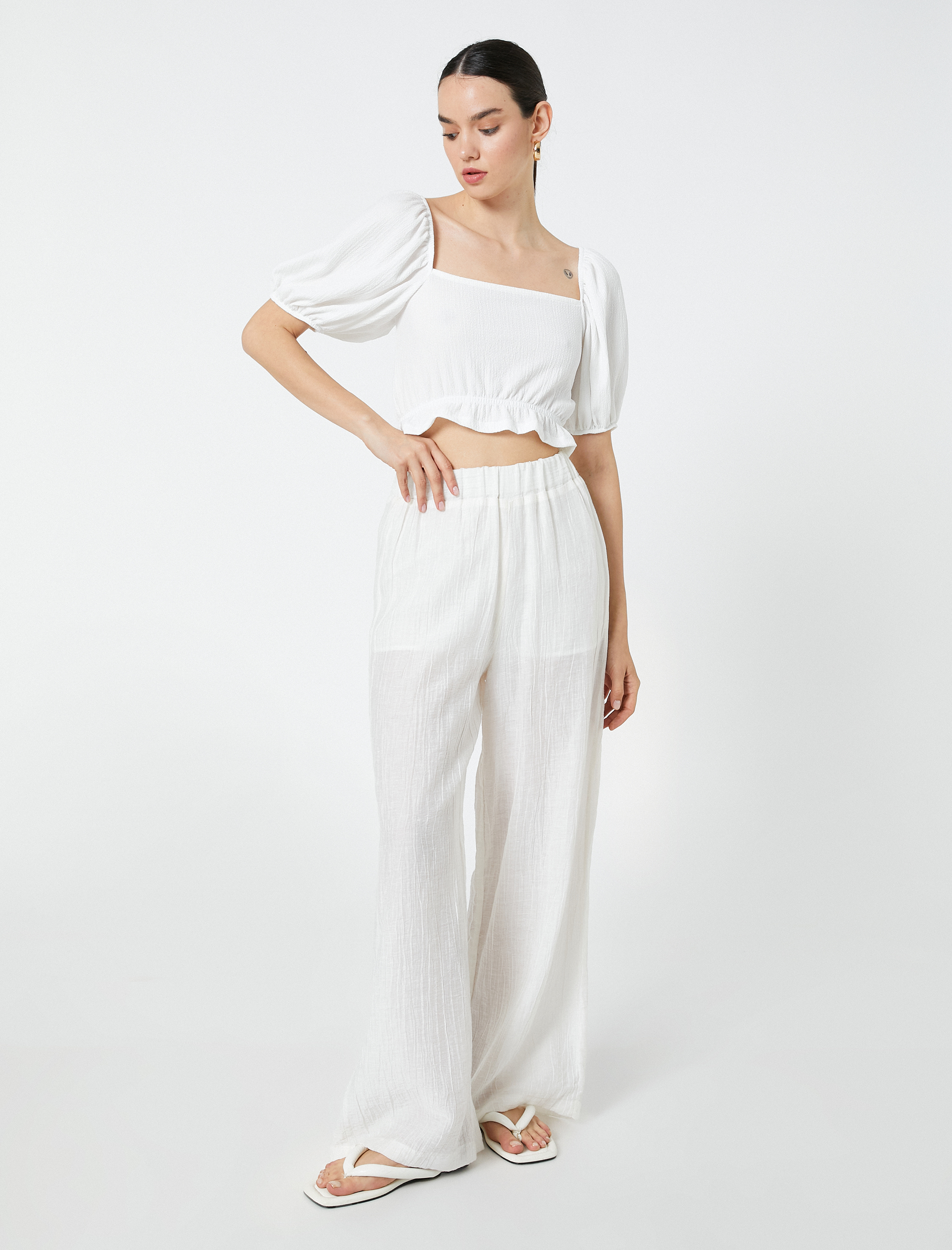   Crop Bluz Balon Kollu Kare Yaka Fırfırlı