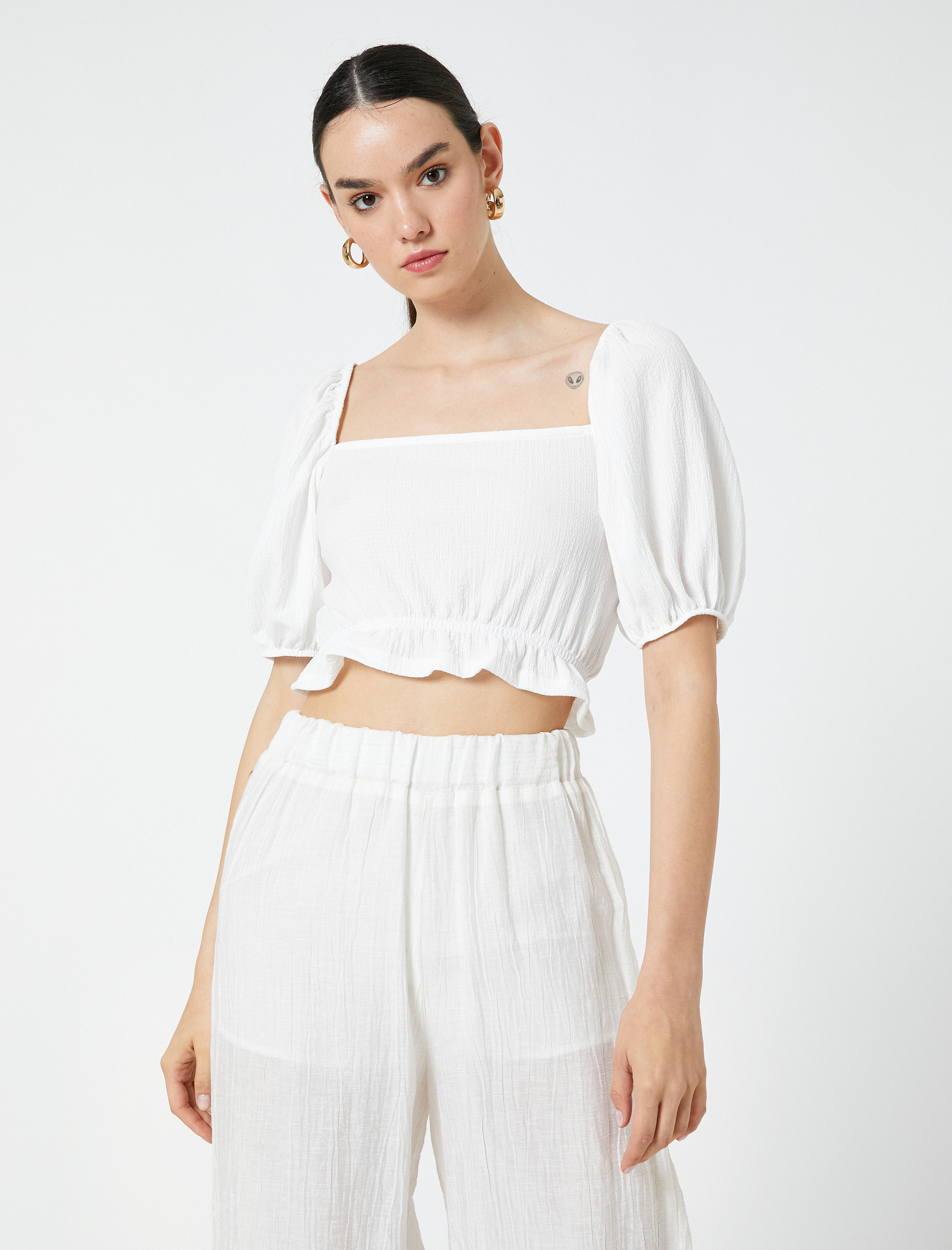   Crop Bluz Balon Kollu Kare Yaka Fırfırlı