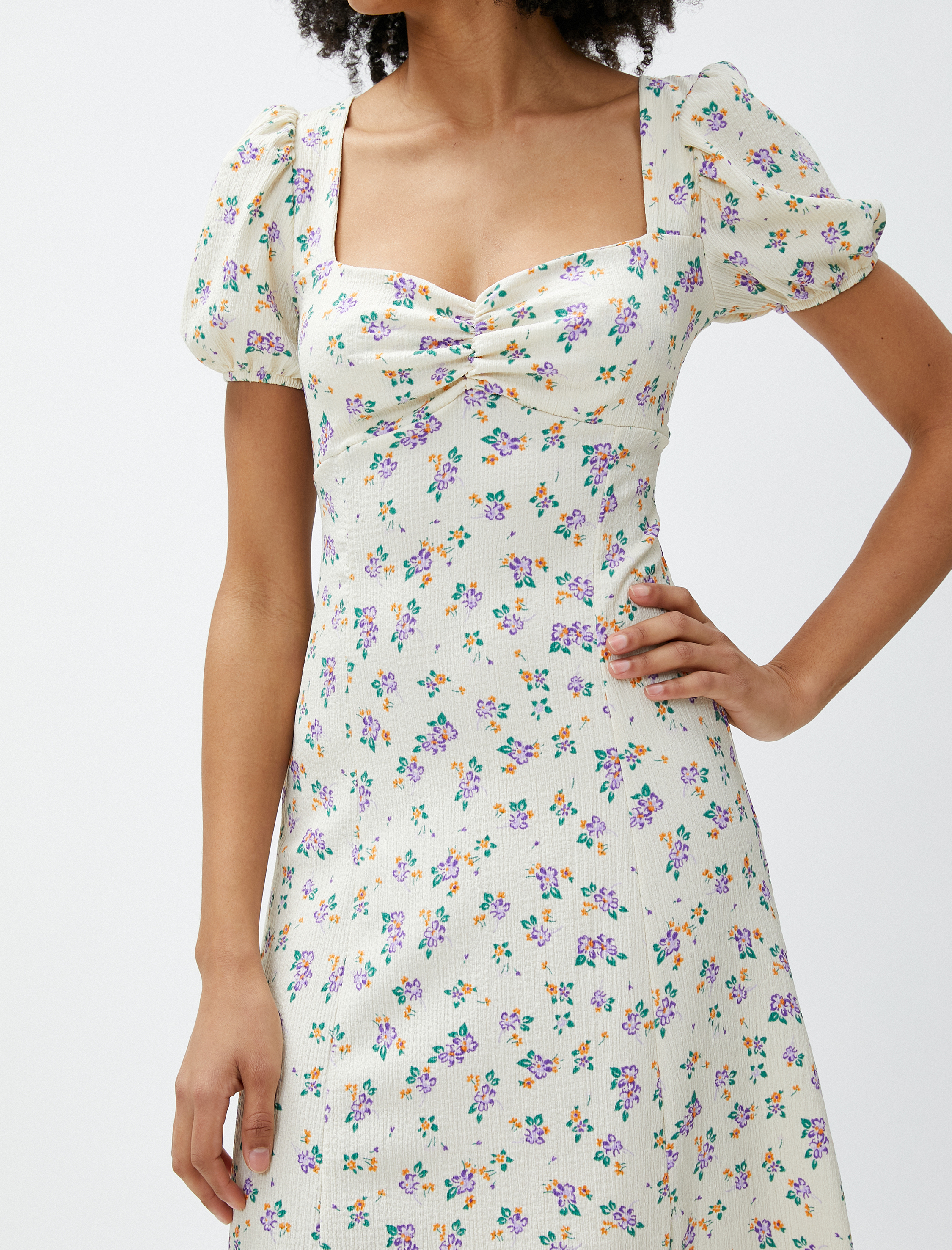   Çiçekli Elbise Midi Kalp Yaka Balon Kollu Yırtmaçlı Bürümcük