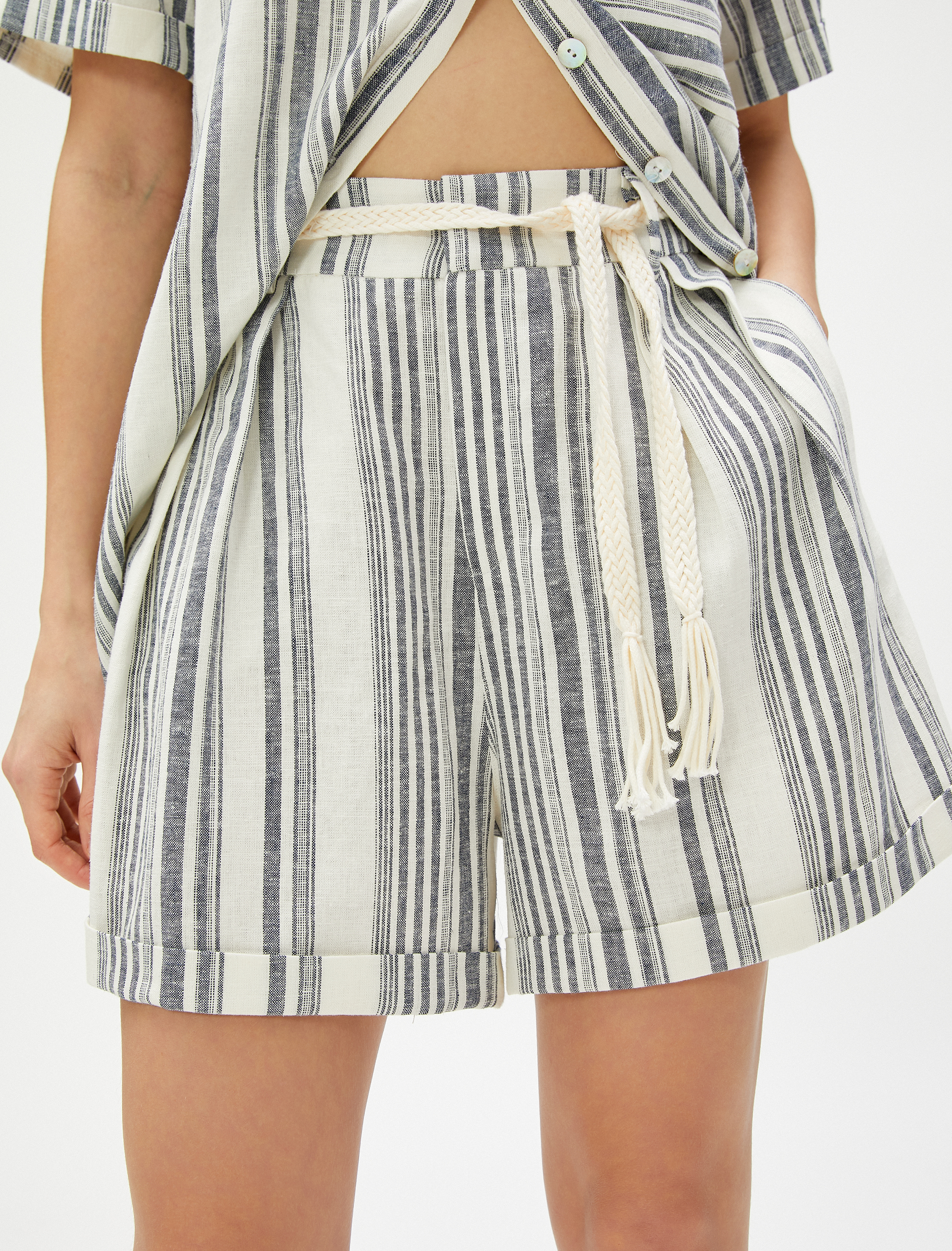   Keten Karışımlı Şort Kemerli Cepli