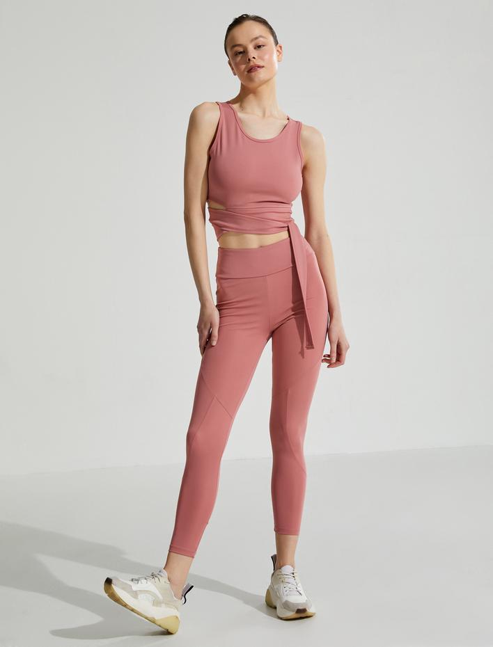  Yoga Atleti Yandan Bağlama Detaylı