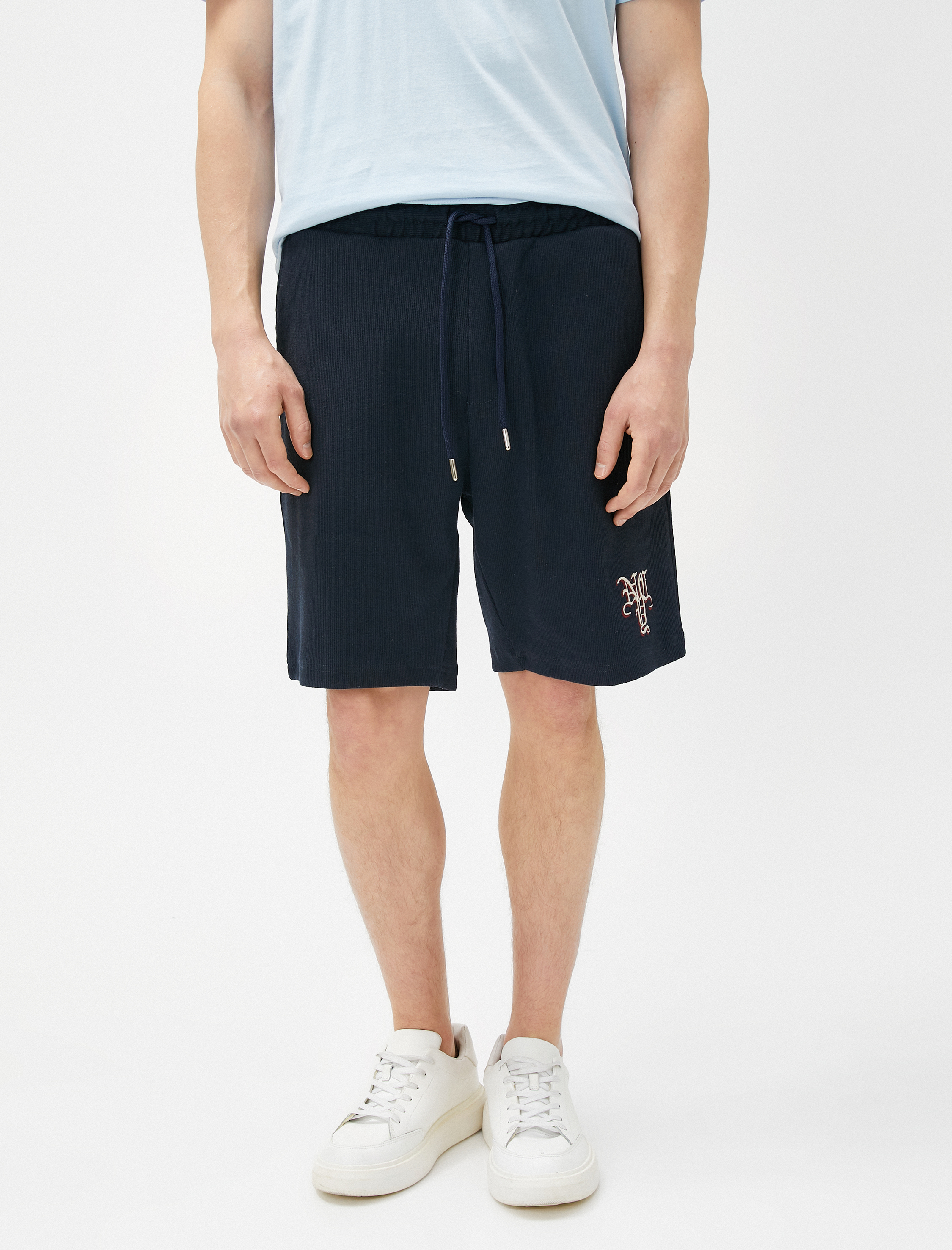   Şort Beli Bağlamalı Cepli Pamuklu Baskı Detaylı