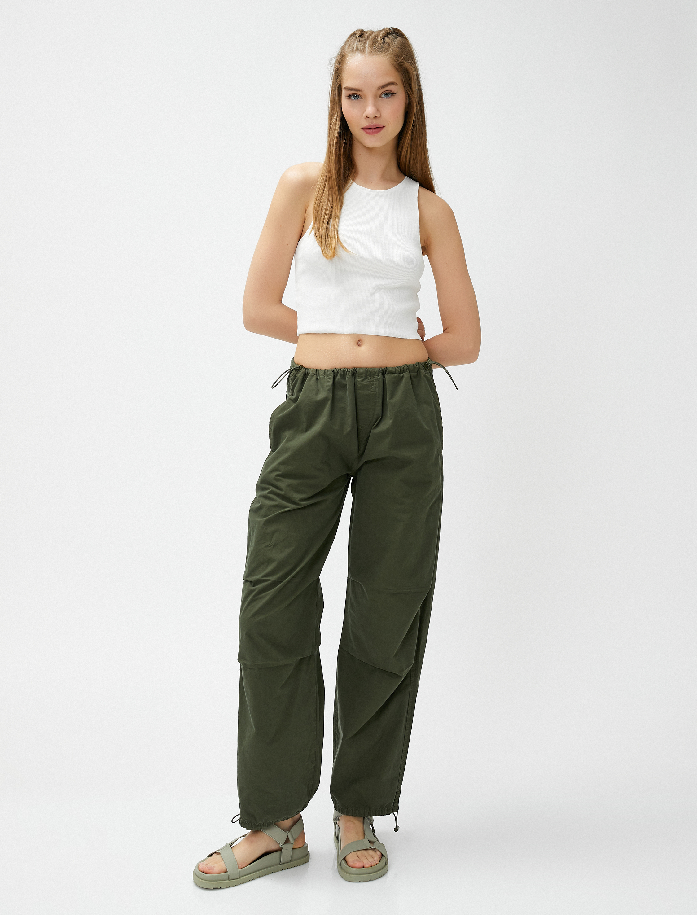   Basic Crop Atlet Halter Yaka Fitilli