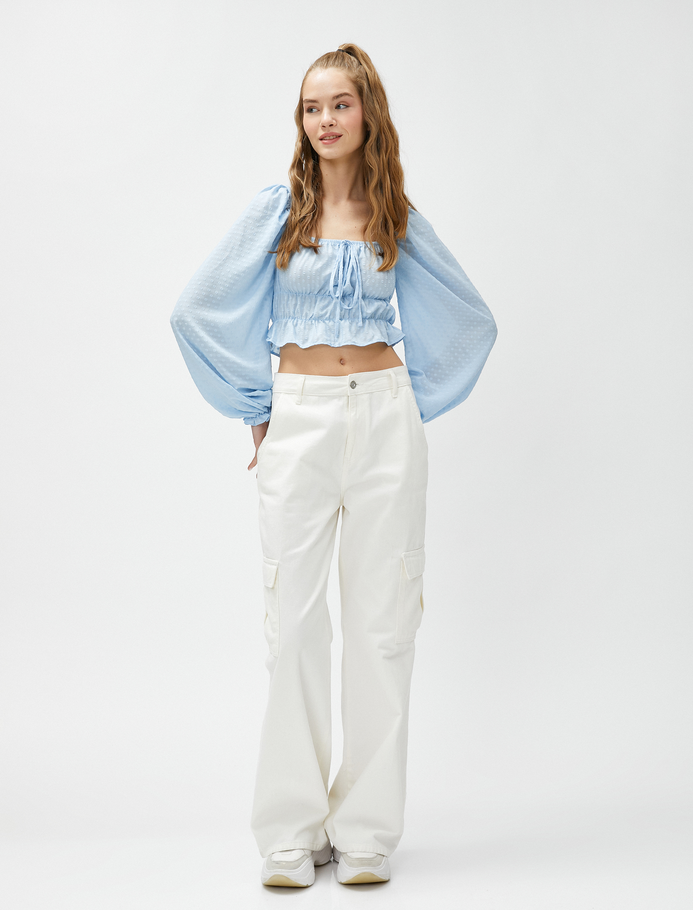   Crop Bluz Balon Kollu Kare Yaka Bağlama Detaylı Fırfırlı