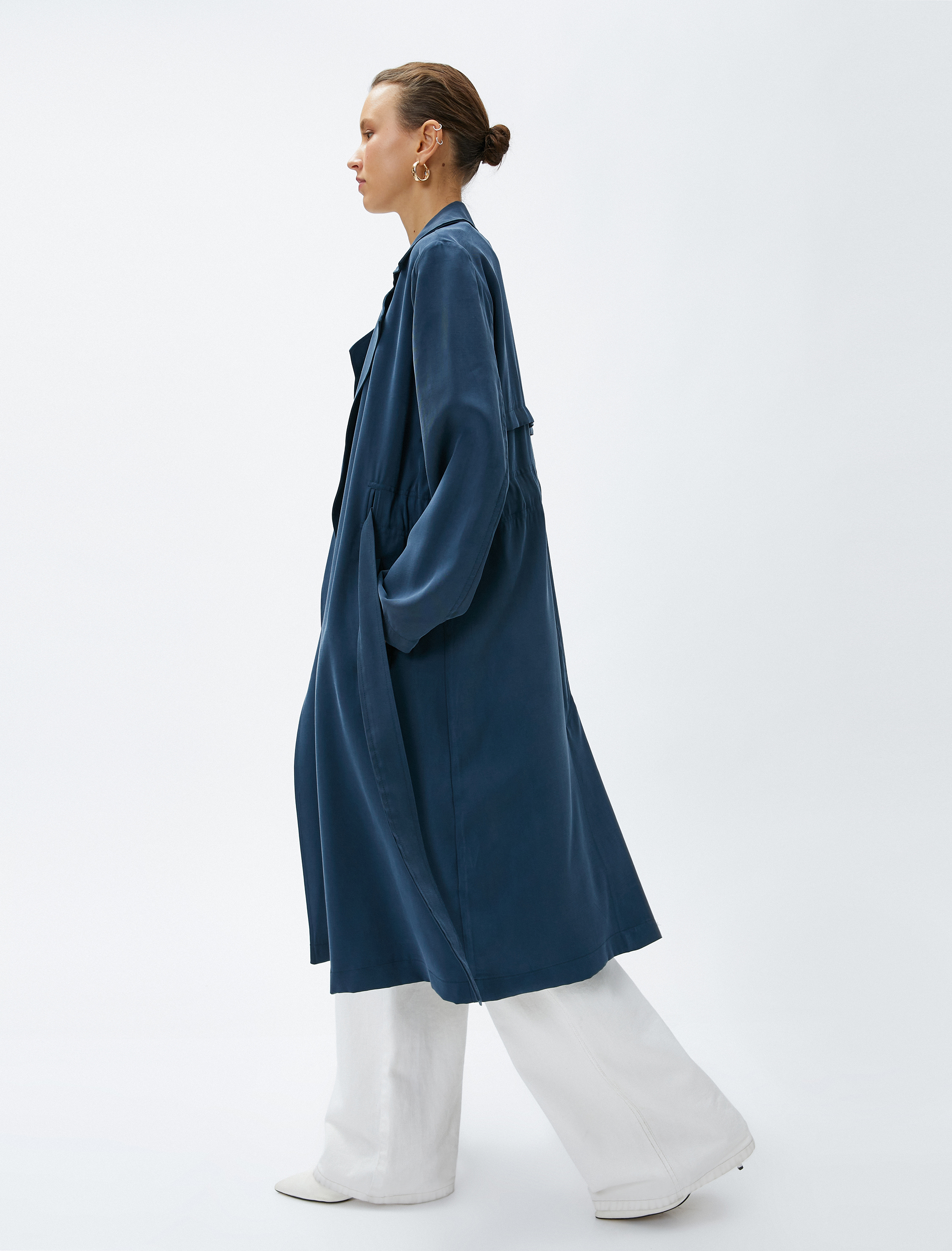   Dökümlü Kruvaze Trençkot Kemerli