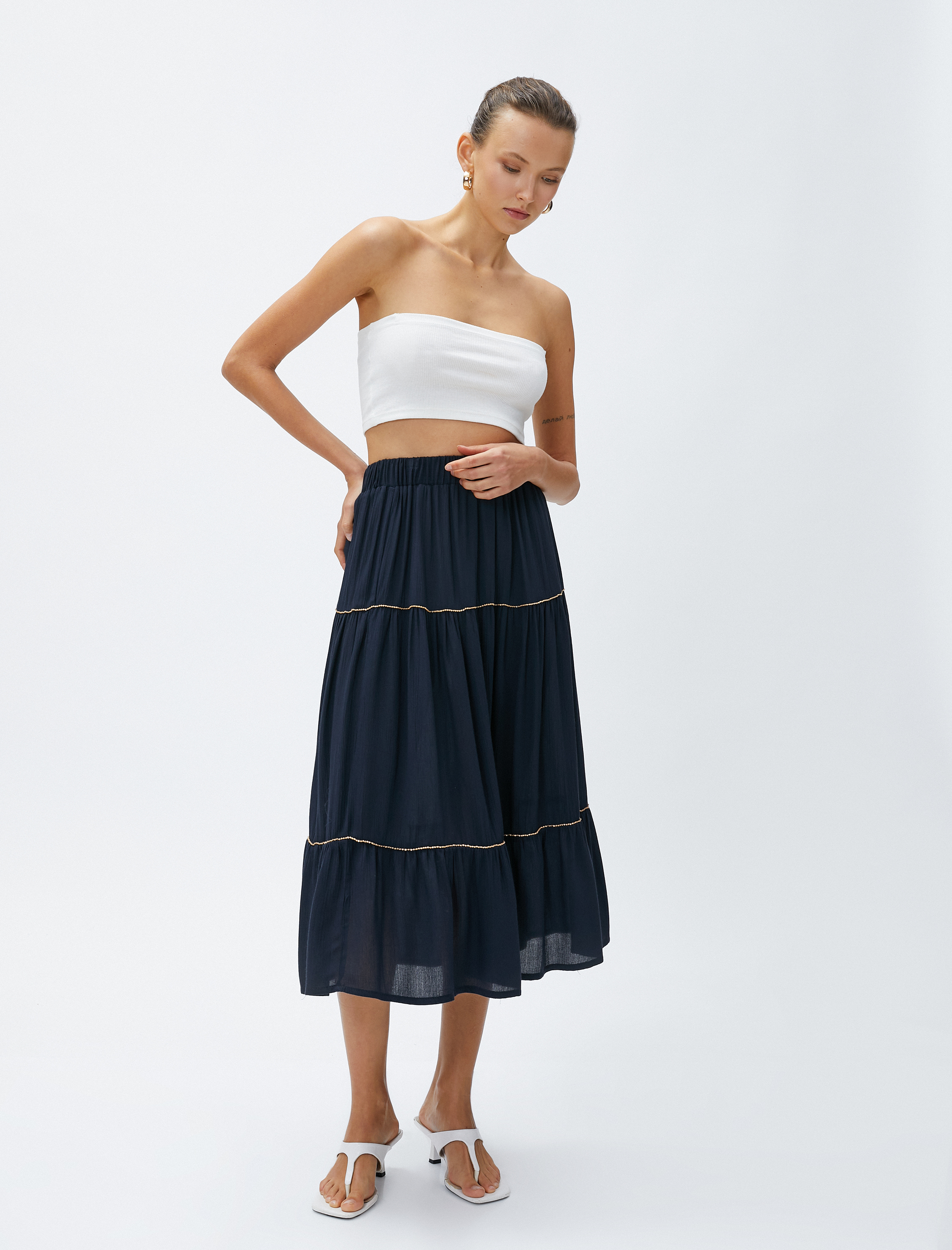   Katlı Kloş Etek Midi Boy Zincir Detaylı