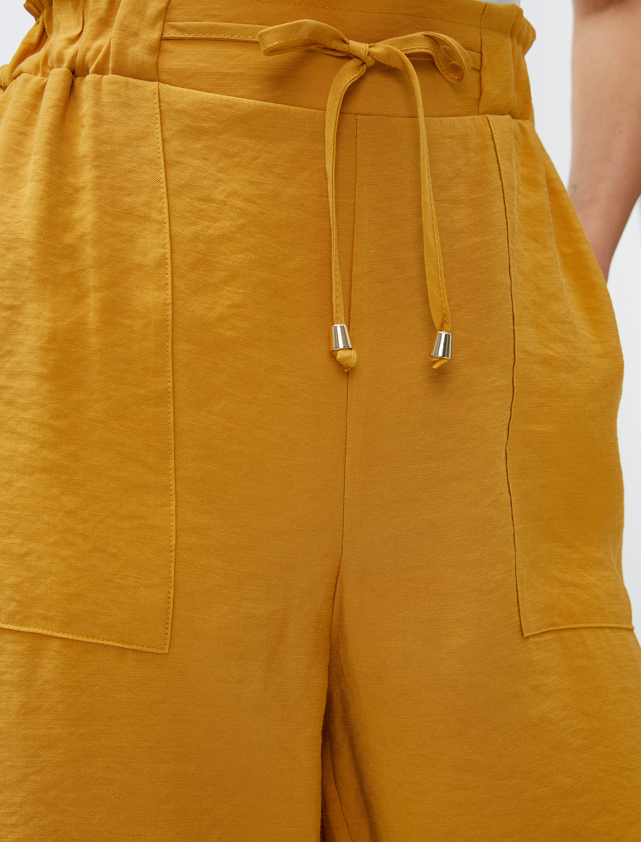   İpeksi Dokulu Pantolon Beli Bağlamalı Geniş Paça