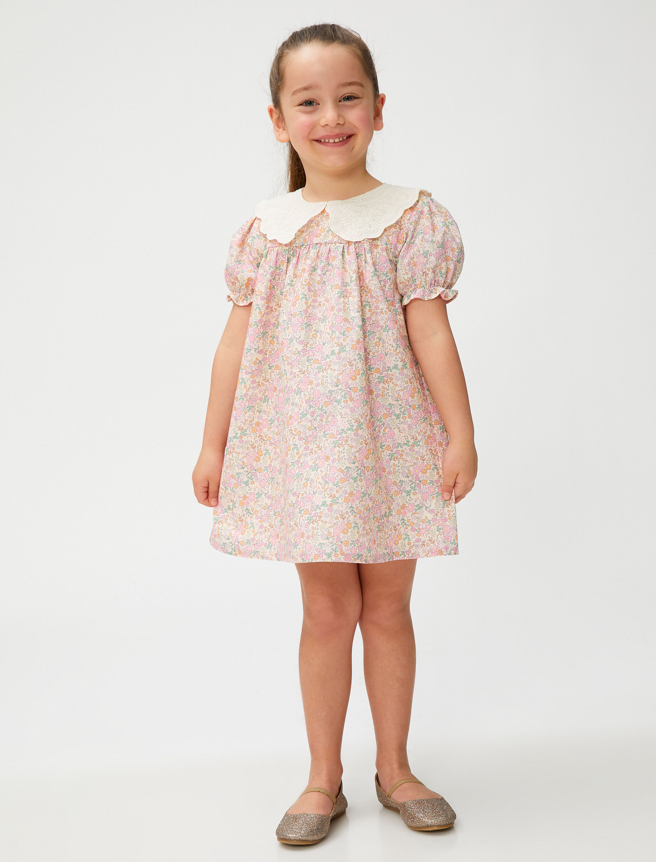  Kız Bebek Elbise Çiçekli Geniş Bebe Yaka Kısa Kollu Pamuklu