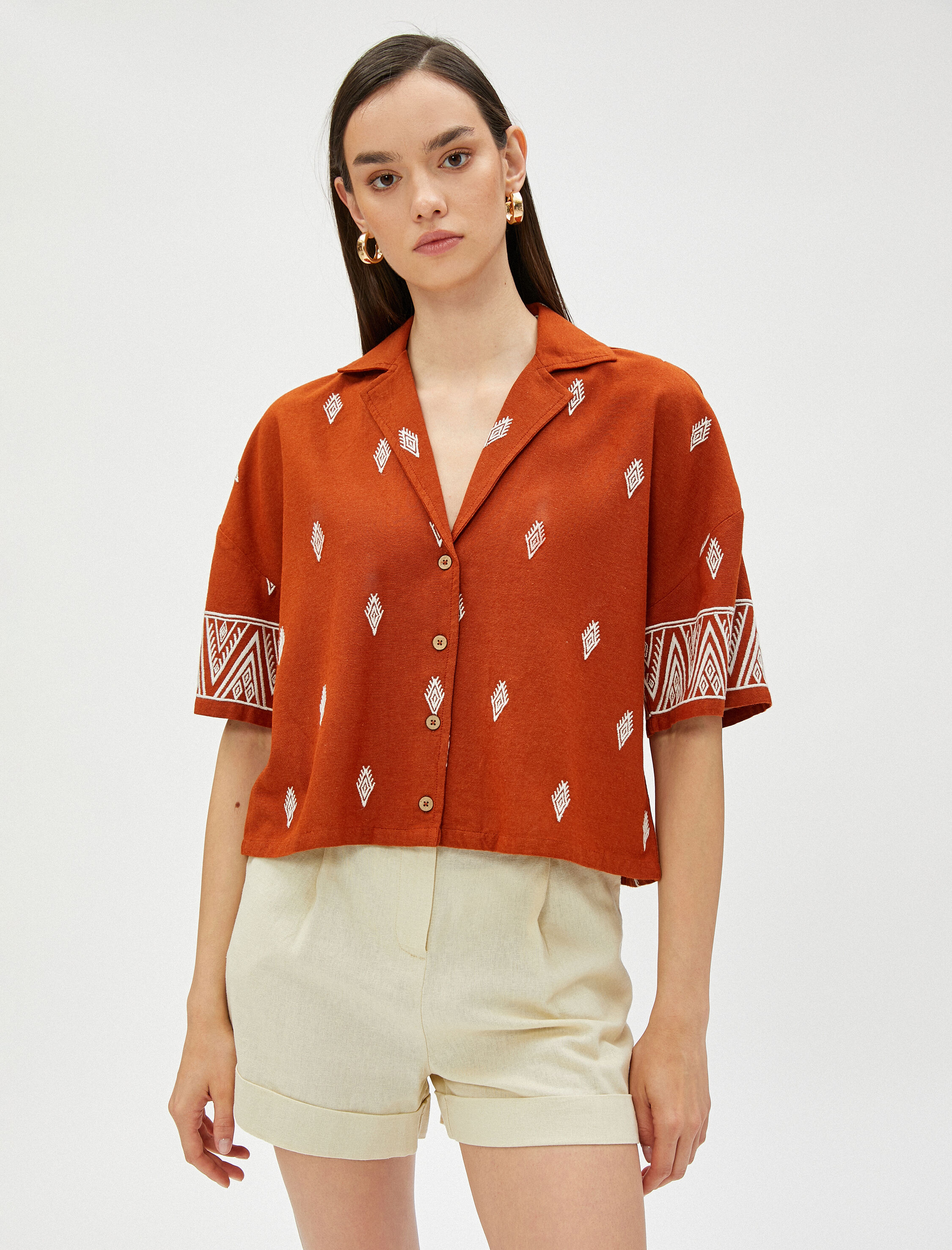   Etnik Desenli Gömlek Kısa Kollu Klasik Yaka