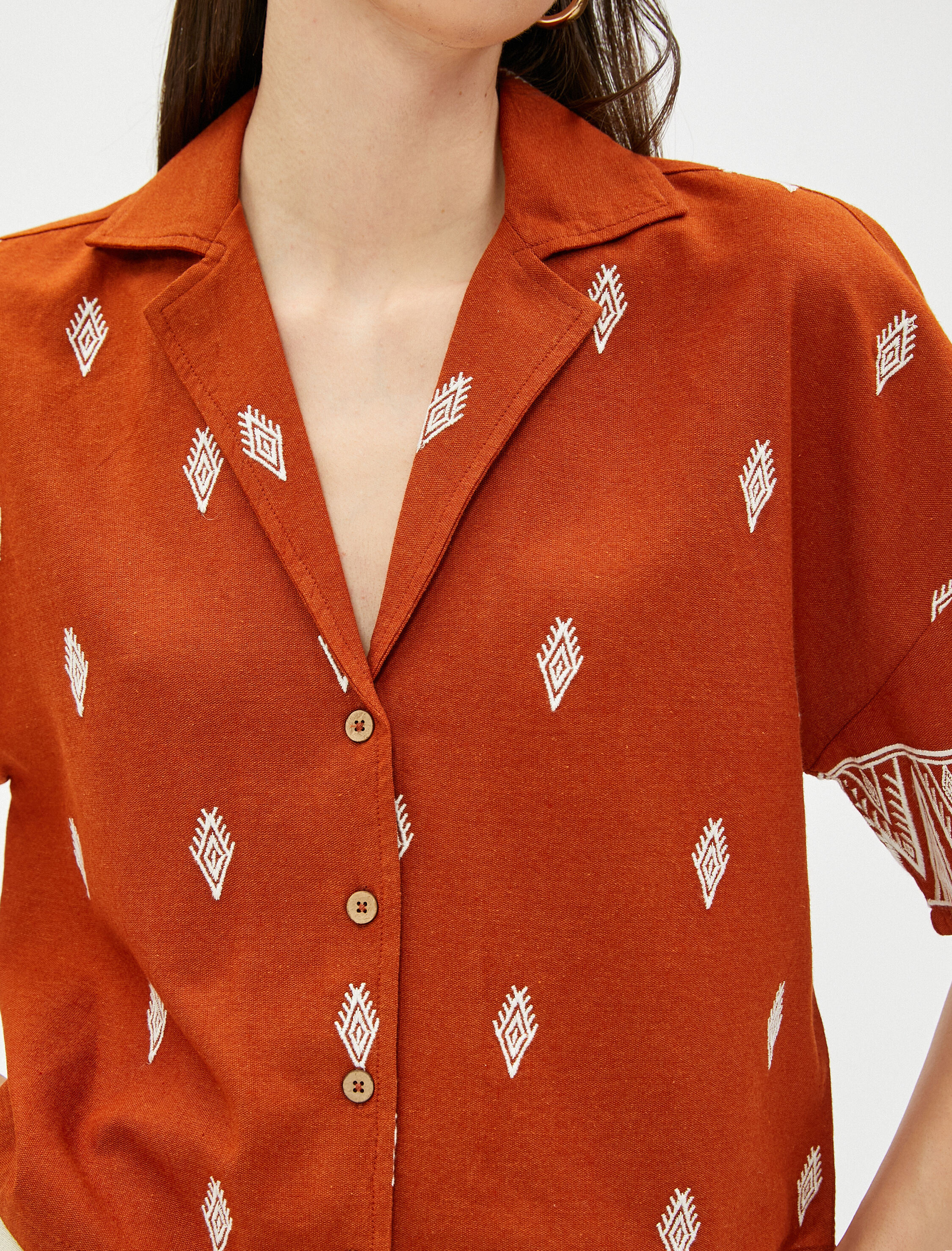   Etnik Desenli Gömlek Kısa Kollu Klasik Yaka