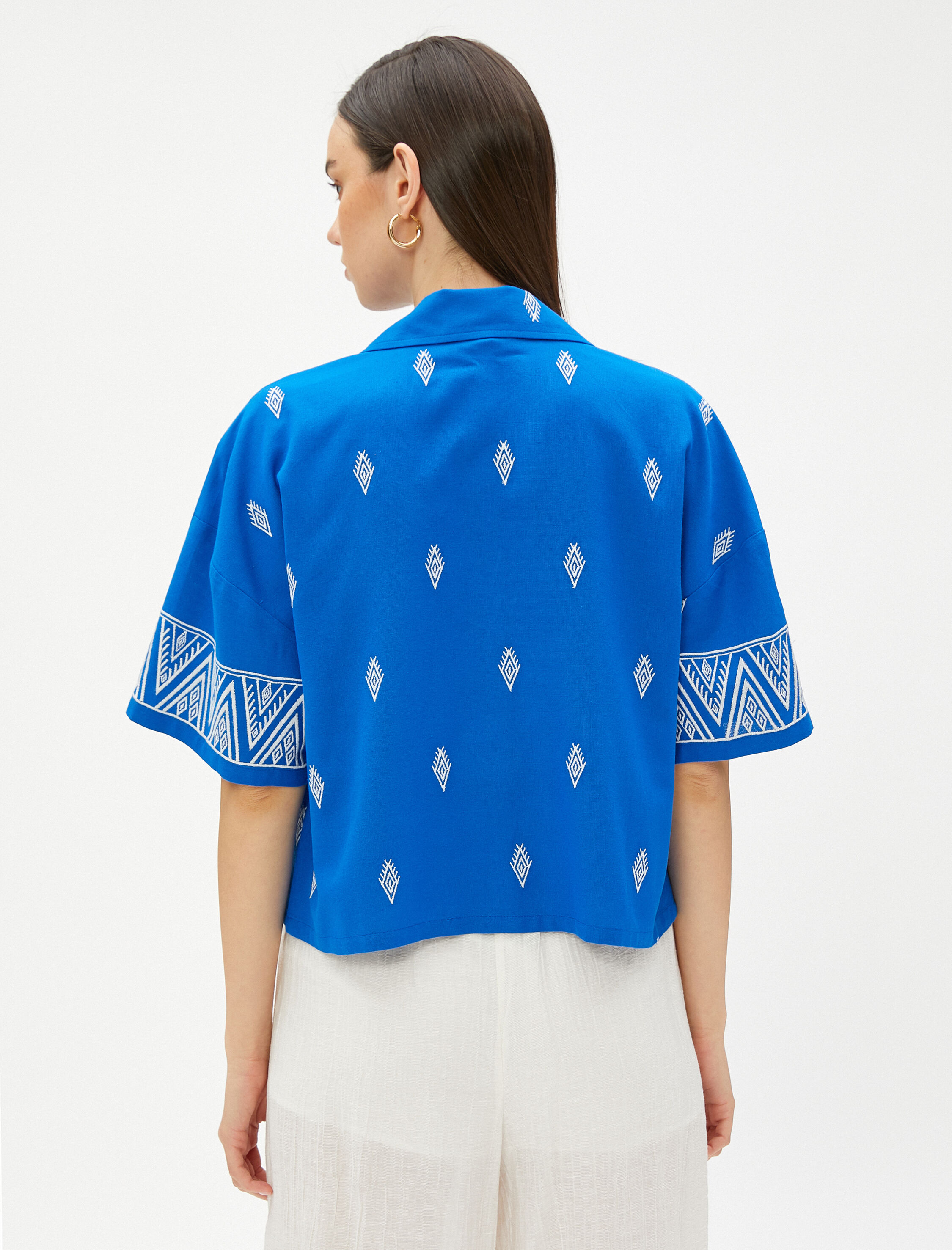   Etnik Desenli Gömlek Kısa Kollu Klasik Yaka