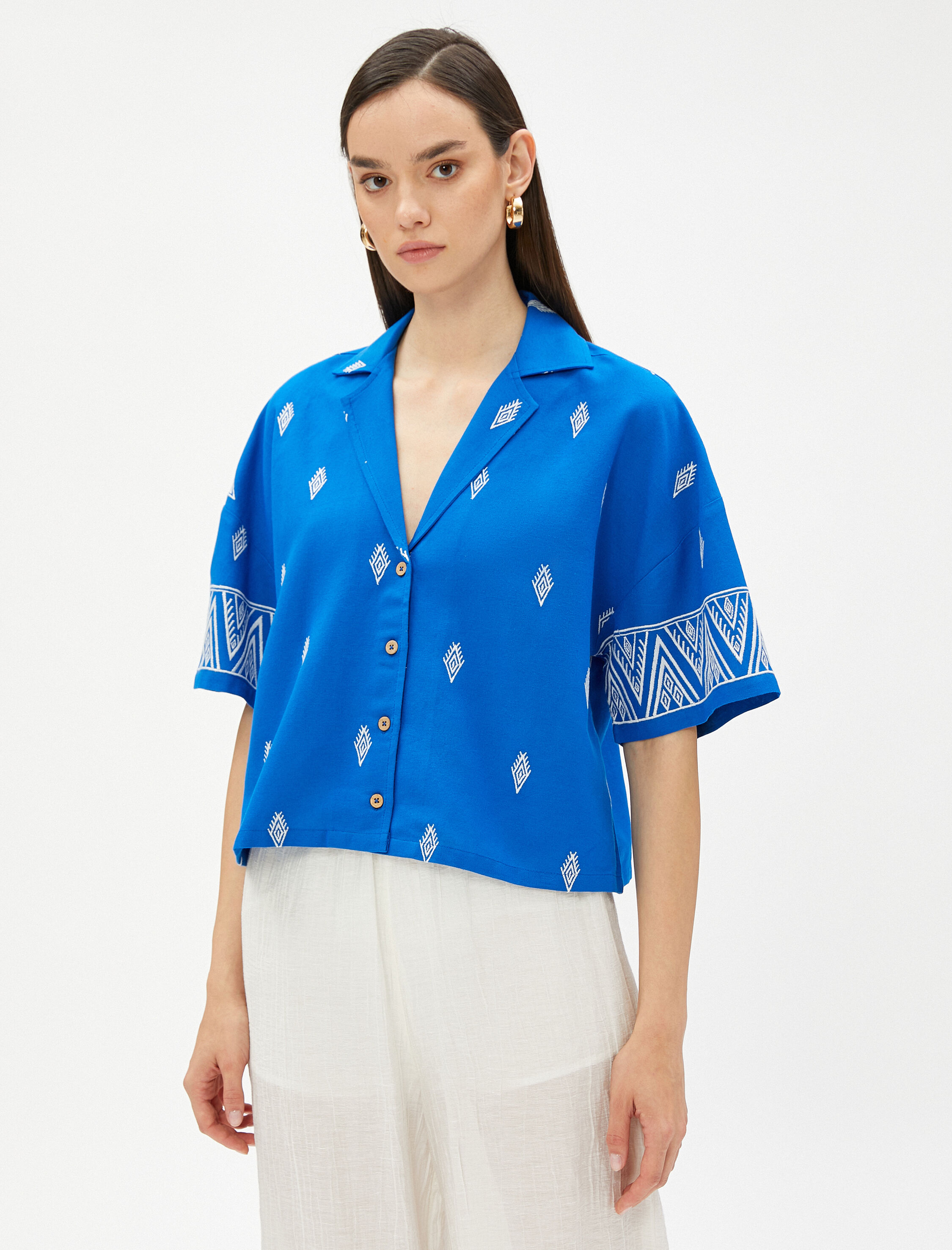   Etnik Desenli Gömlek Kısa Kollu Klasik Yaka