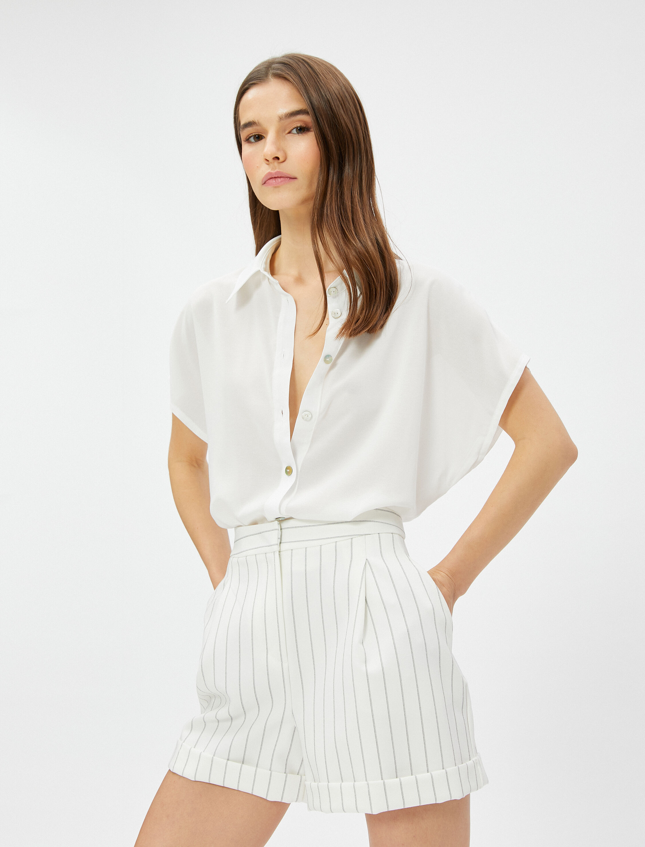   Kısa Kollu Gömlek Düğmeli