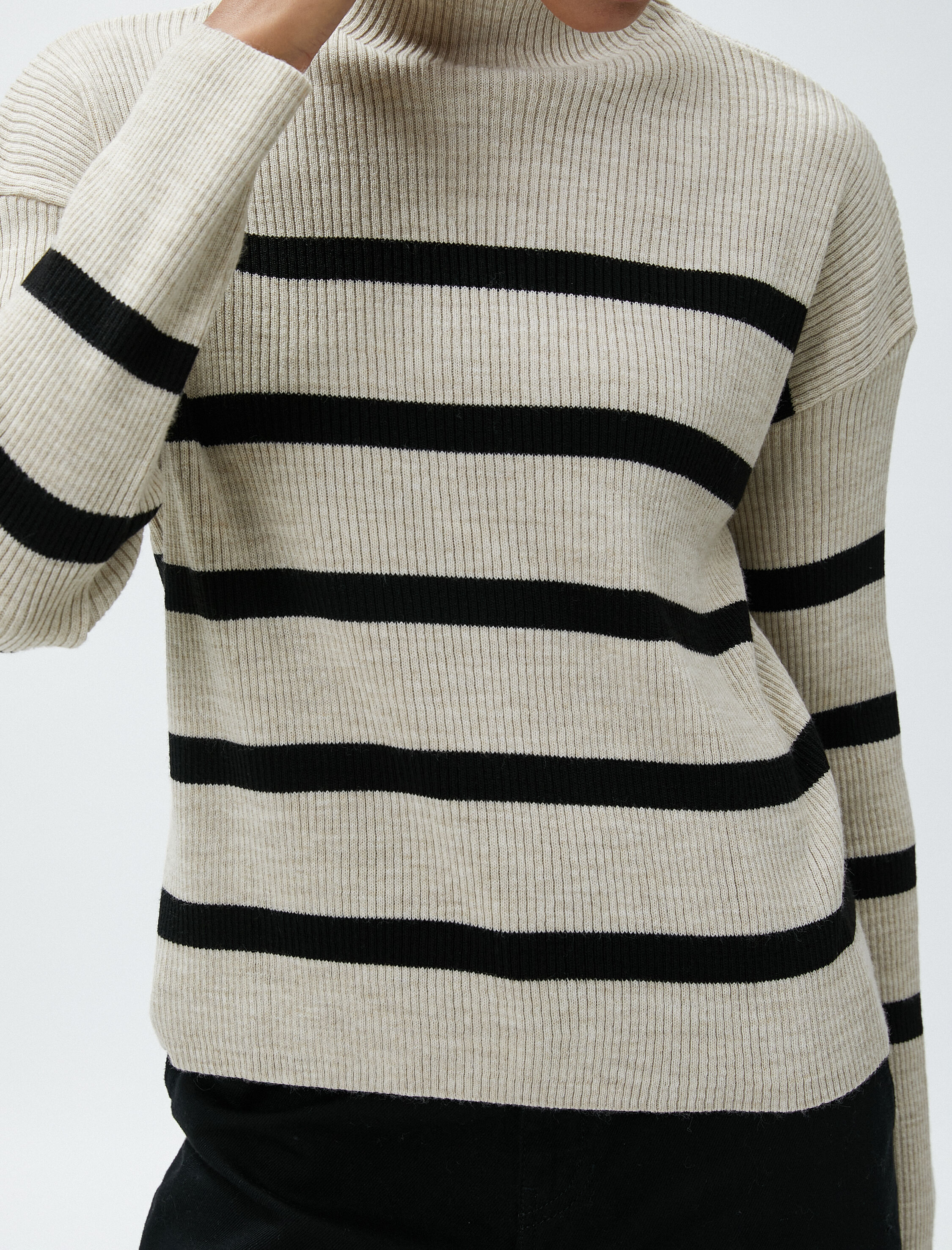   Dik Yaka Triko Kazak Fitilli Düşük Omuzlu Uzun Kollu