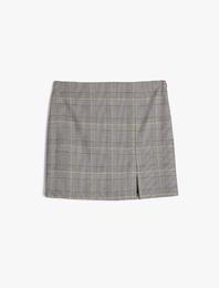 Yırtmaç Detaylı Mini Etek