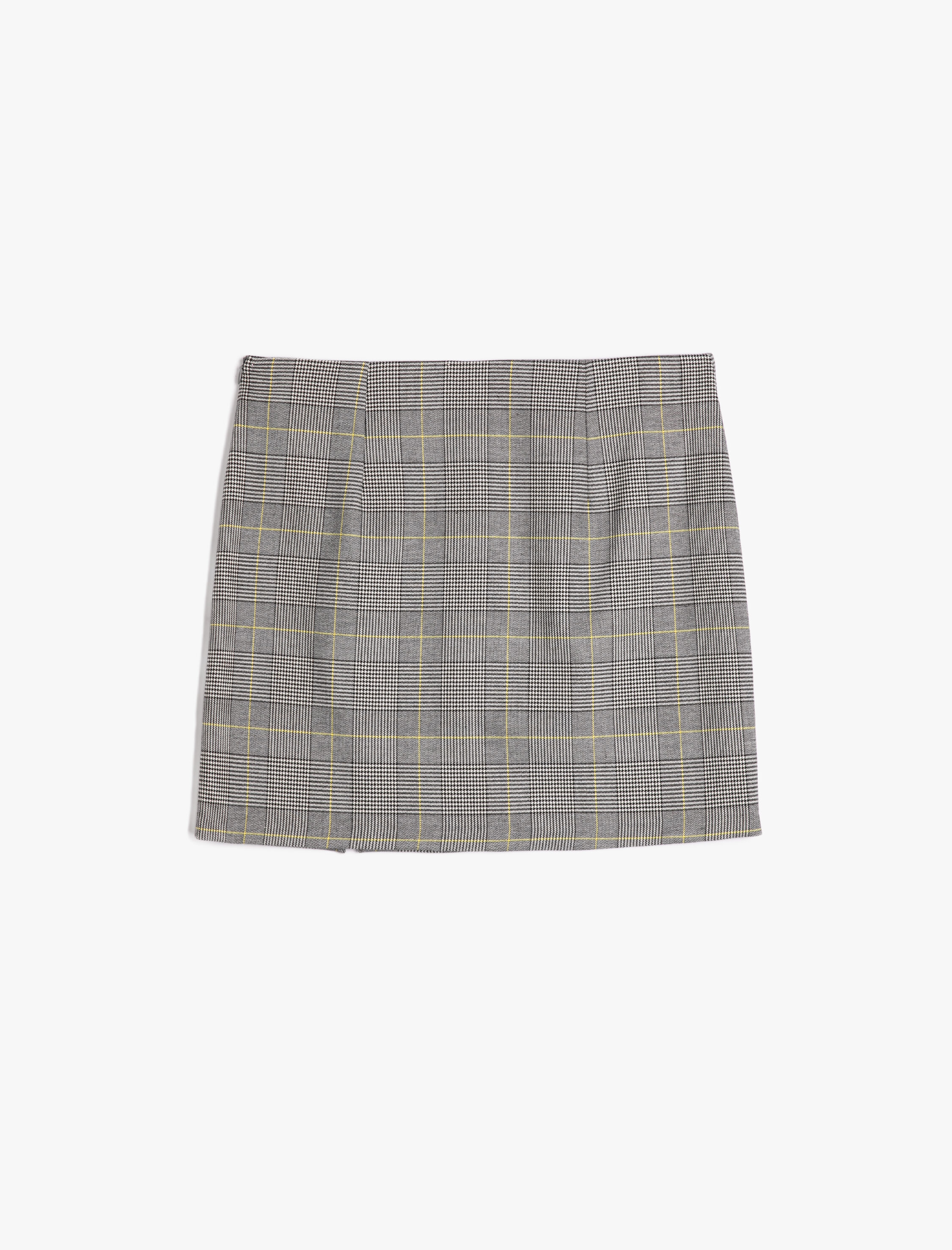   Yırtmaç Detaylı Mini Etek