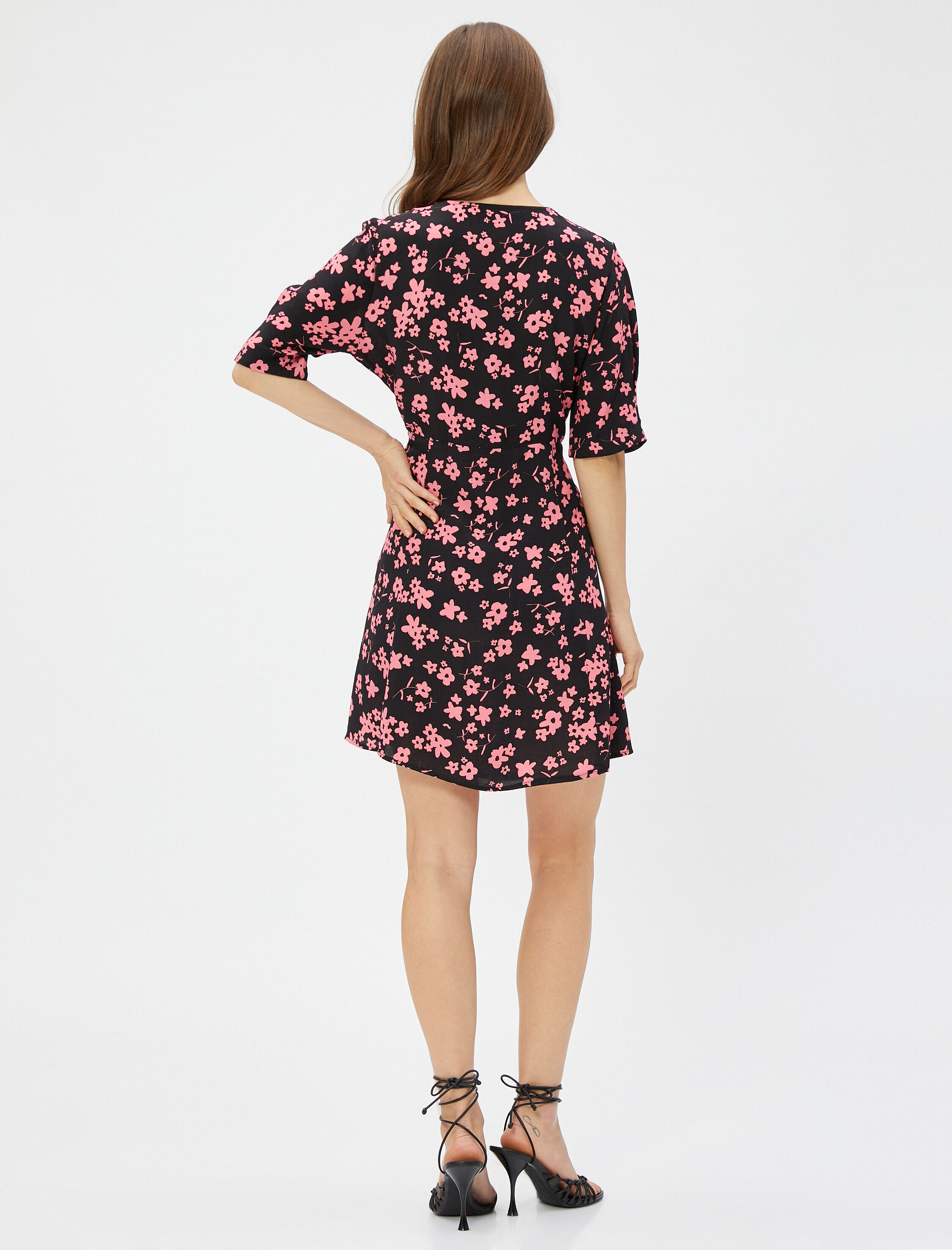 Çiçekli Mini Viskon Elbise Kısa Kollu V Yaka