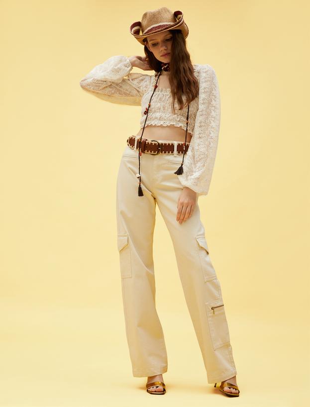   Aslıhan Malbora X Koton - Balon Kollu Dantelli Crop Bluz