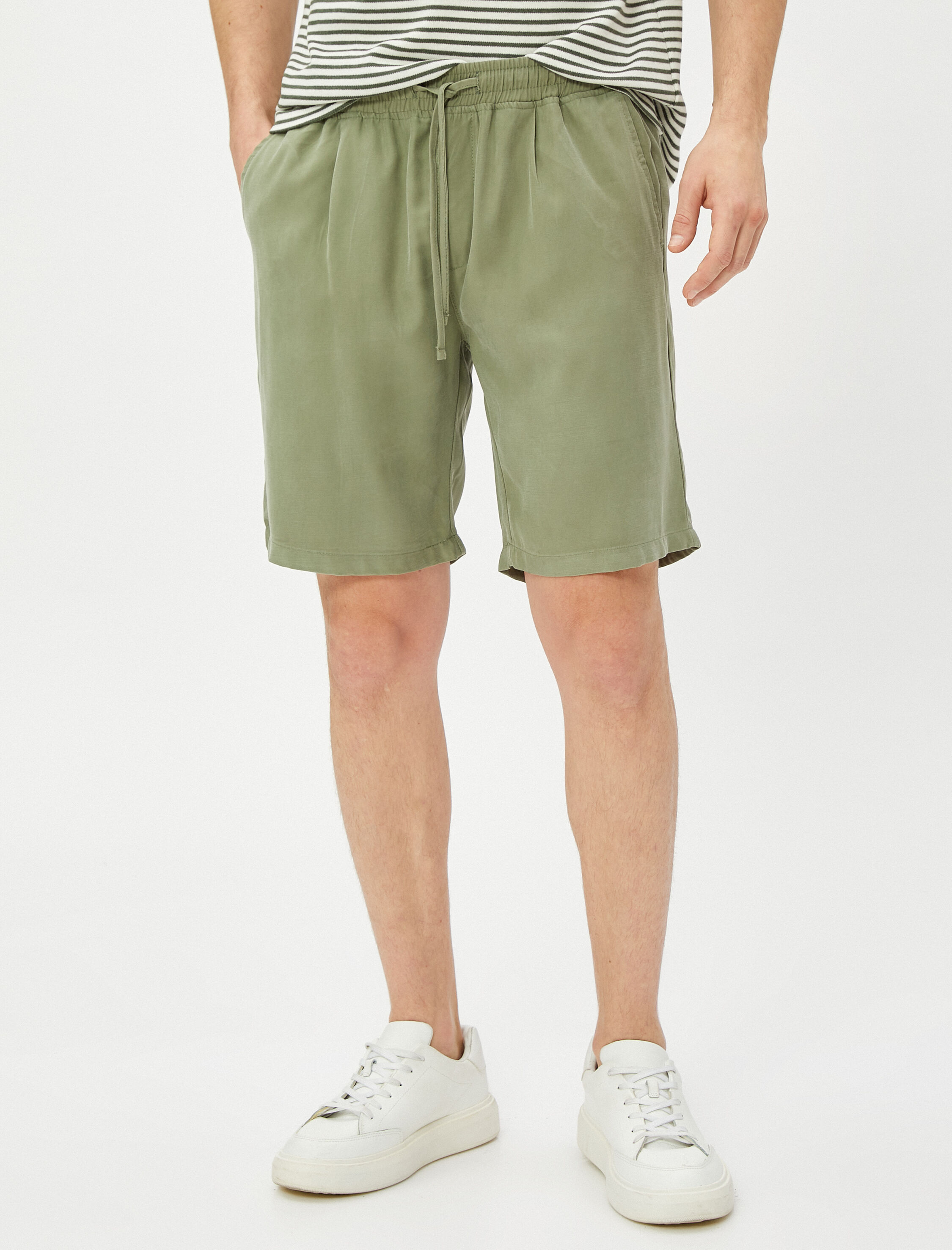   Basic Bermuda Şort Beli Bağcıklı Cep Detaylı