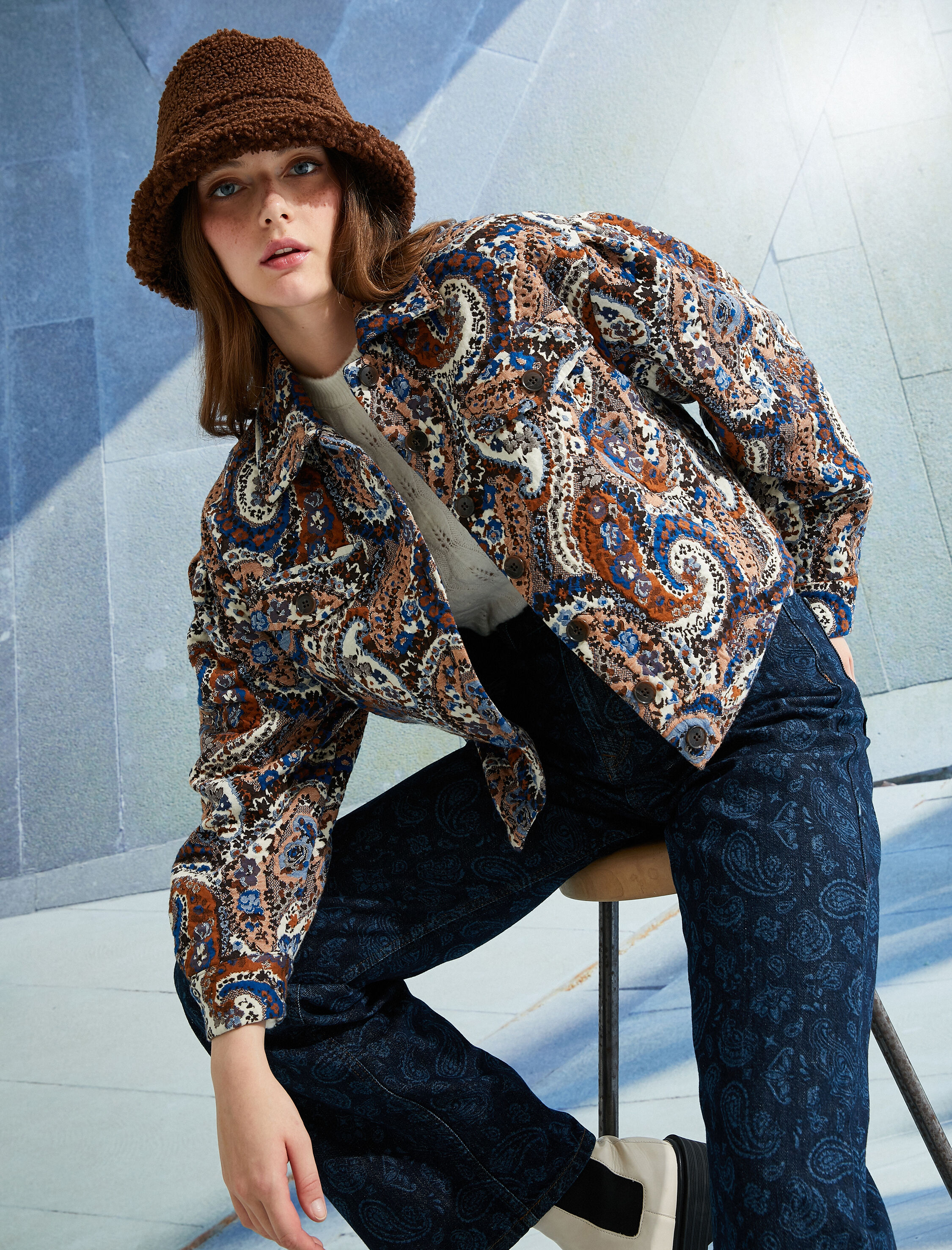   Etnik Desenli Katlı Yaka Kısa Ceket