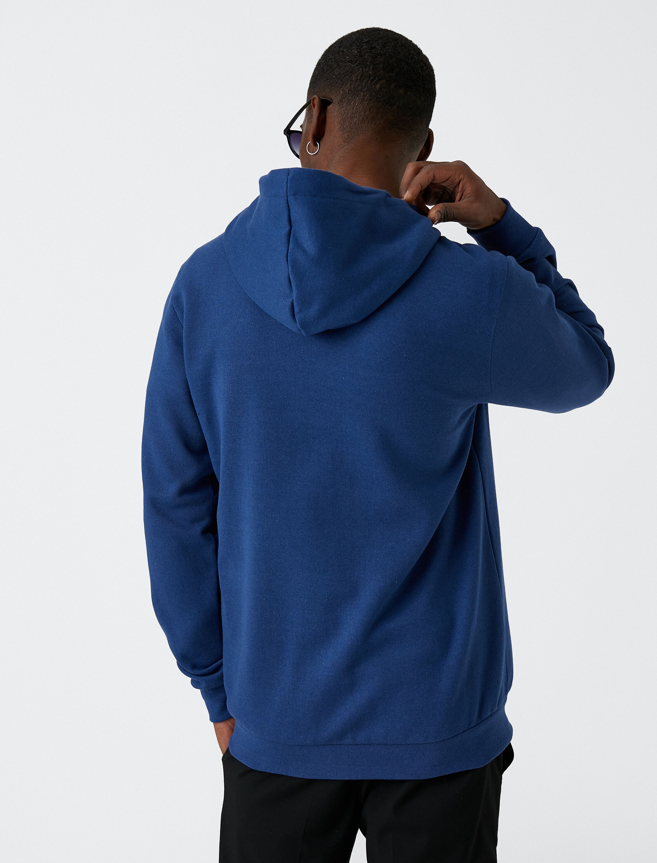   Fermuarlı Kapşonlu Sweatshirt Cepli Etiket Baskılı