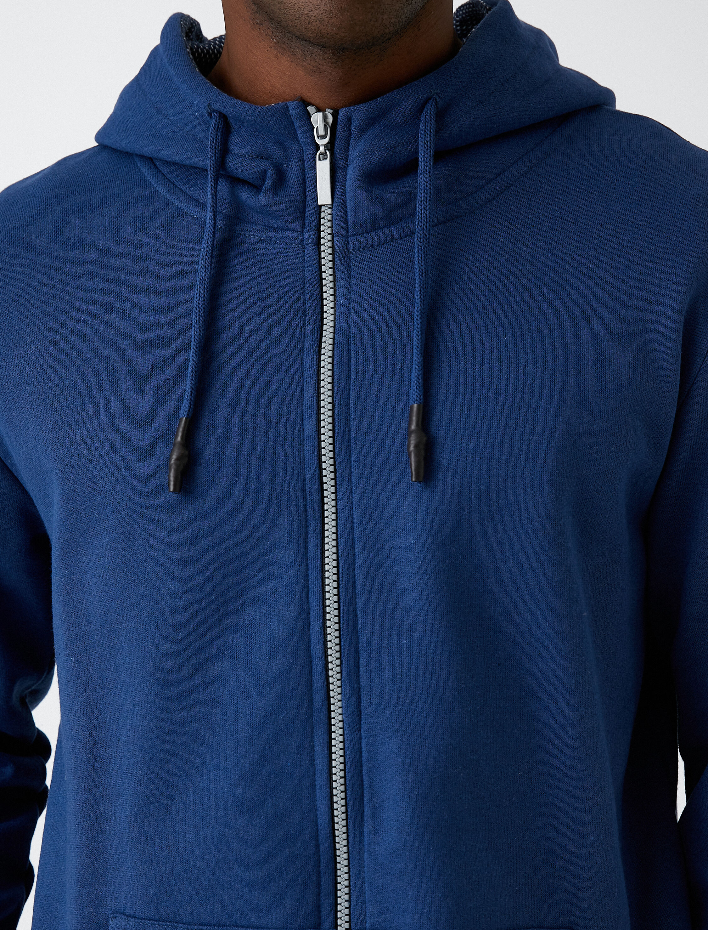   Fermuarlı Kapşonlu Sweatshirt Cepli Etiket Baskılı