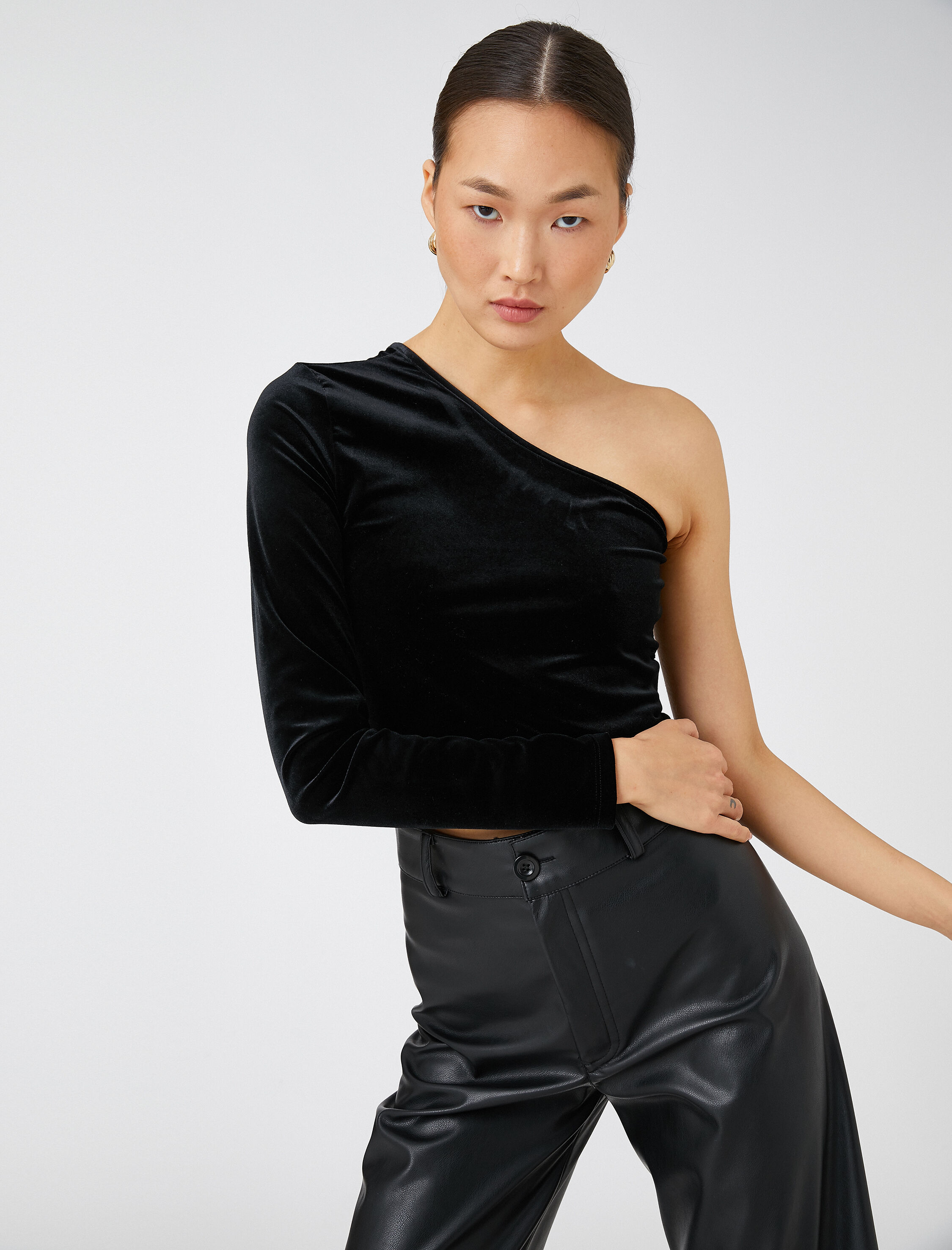   Crop Tişört Tek Omuz Dar Kesim