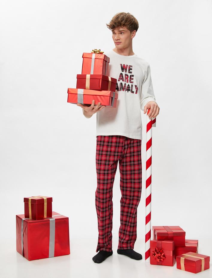  Yılbaşı Temalı Kışlık Pijama Takımı Slogan Baskılı Kareli