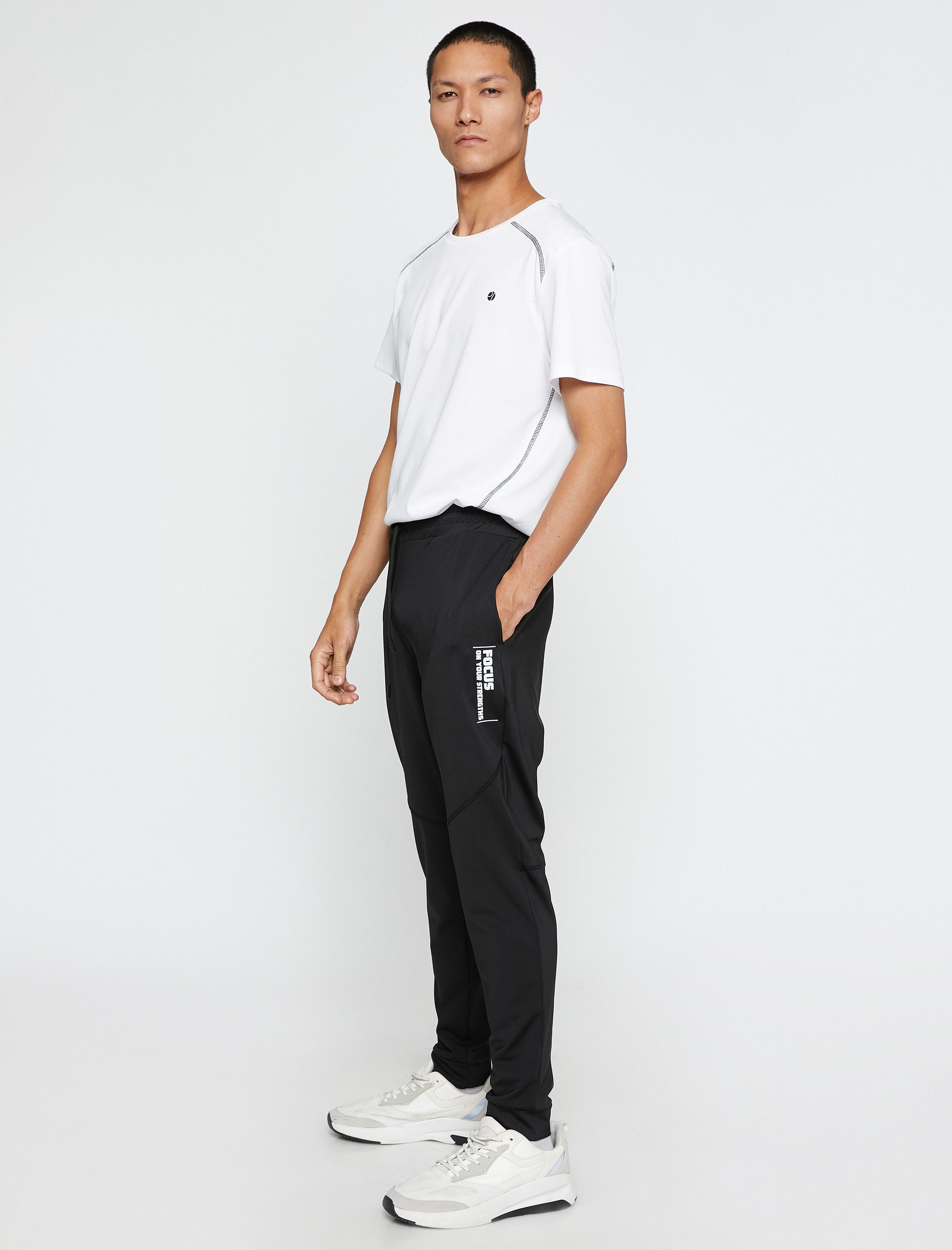   Spor Eşofman Altı Beli Bağcıklı Dikiş Detaylı Slogan Baskılı