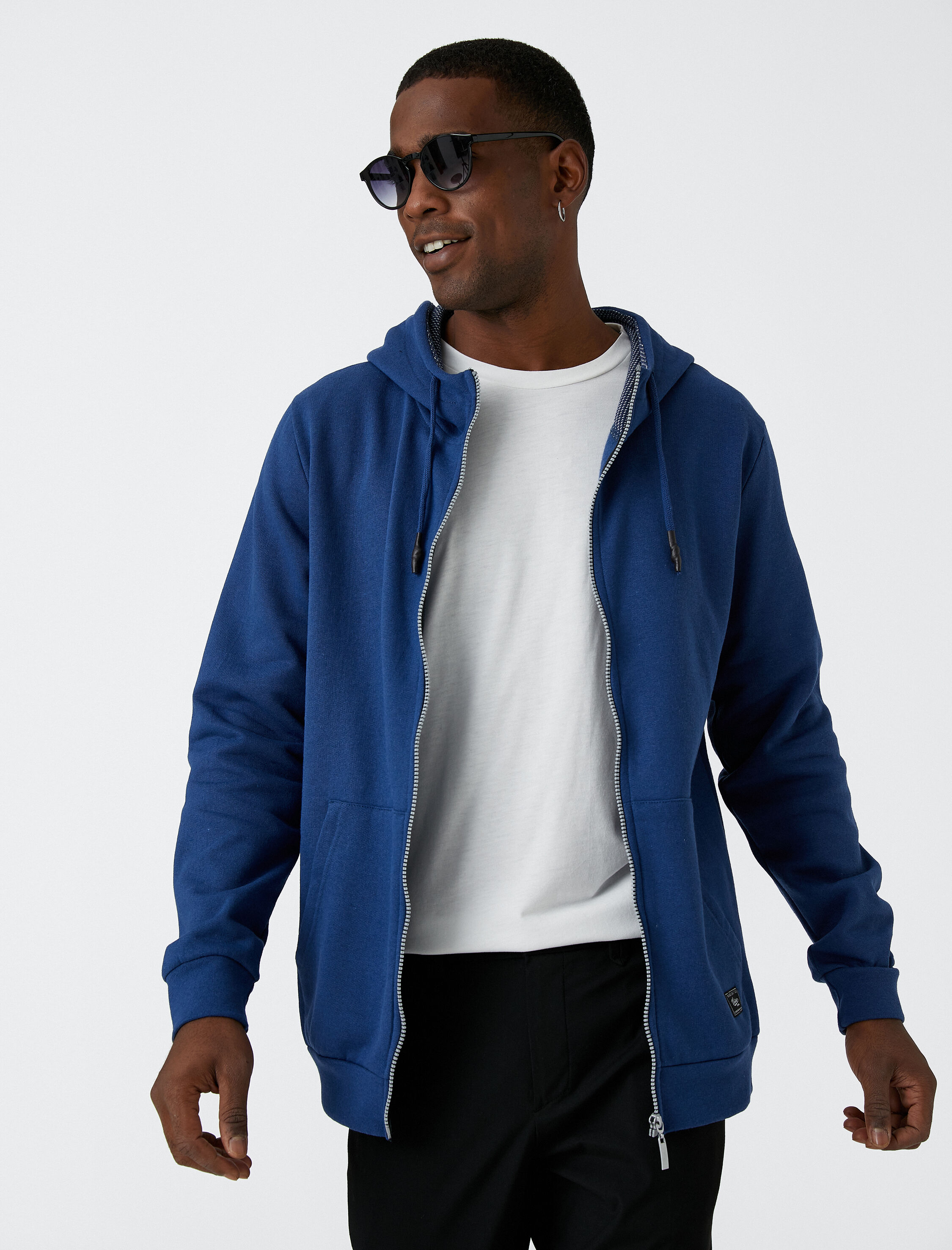   Fermuarlı Kapşonlu Sweatshirt Cepli Etiket Baskılı