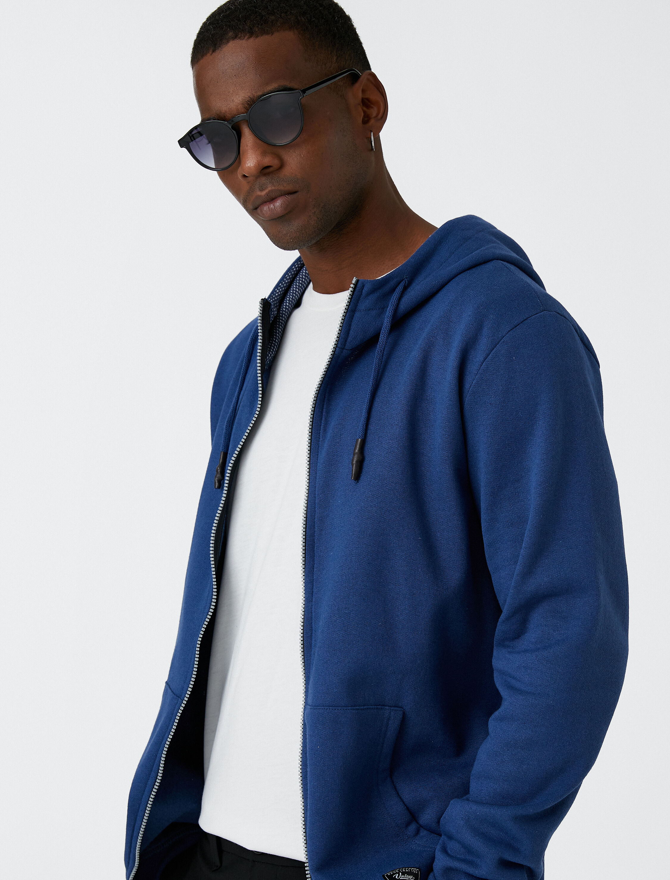   Fermuarlı Kapşonlu Sweatshirt Cepli Etiket Baskılı