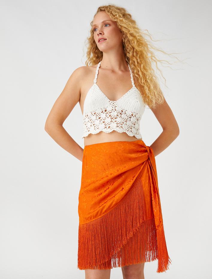  Melis Ağazat X Koton - Püsküllü Bağlamalı Mini Etek