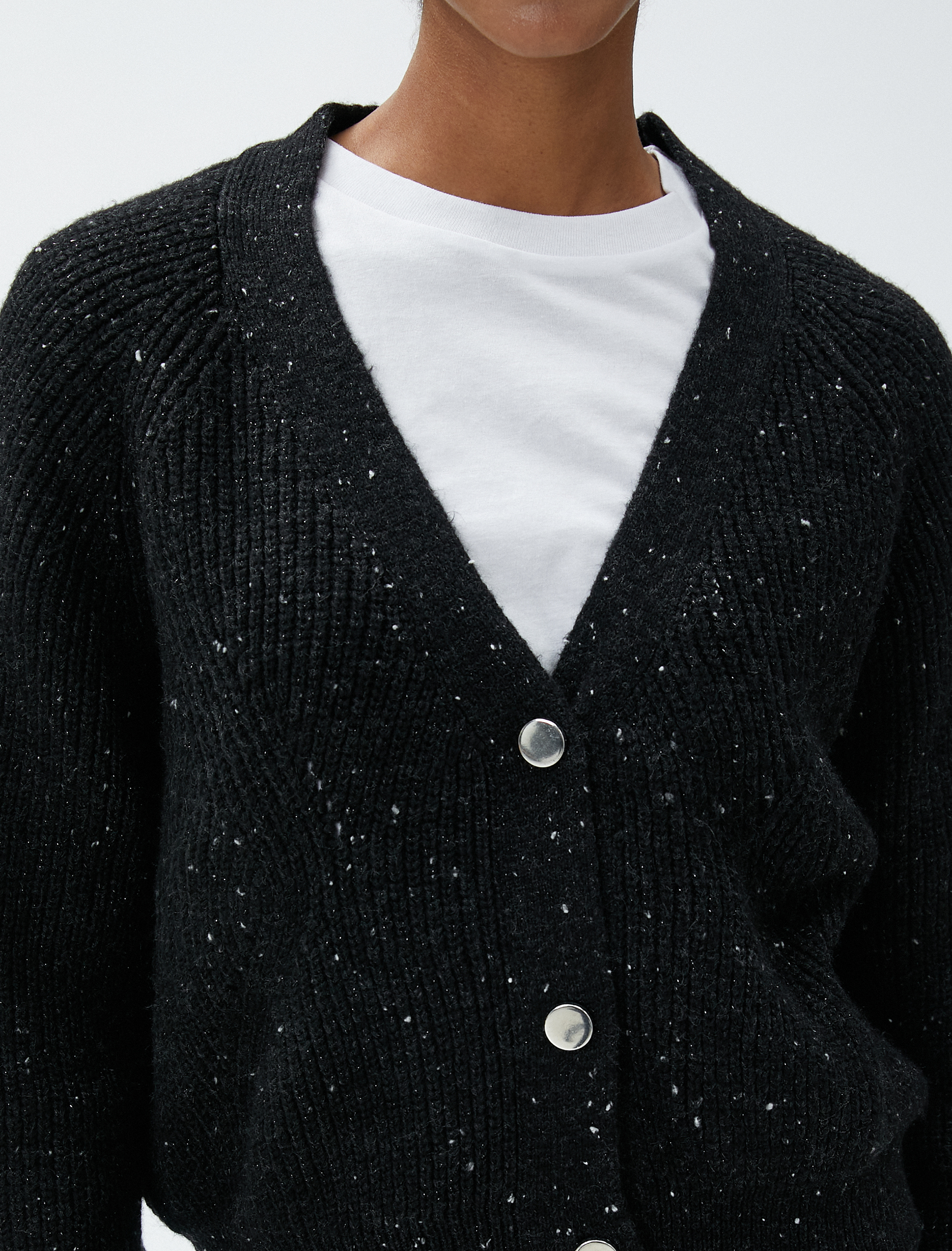   Simli Örgü Hırka V Yaka Düğmeli