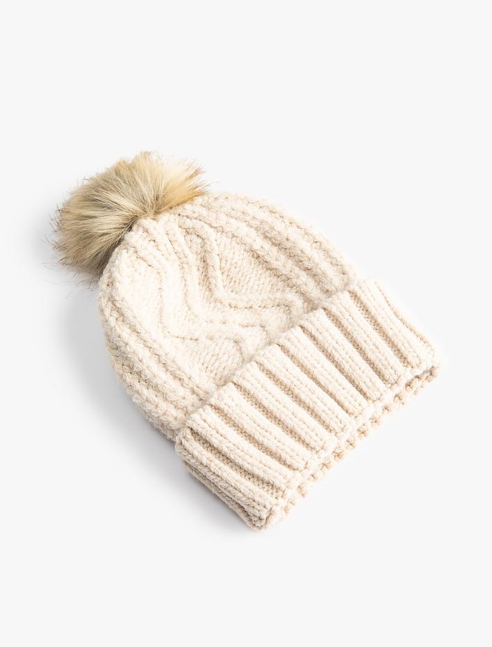 Kadın Örgü Bere Peluş Ponponlu