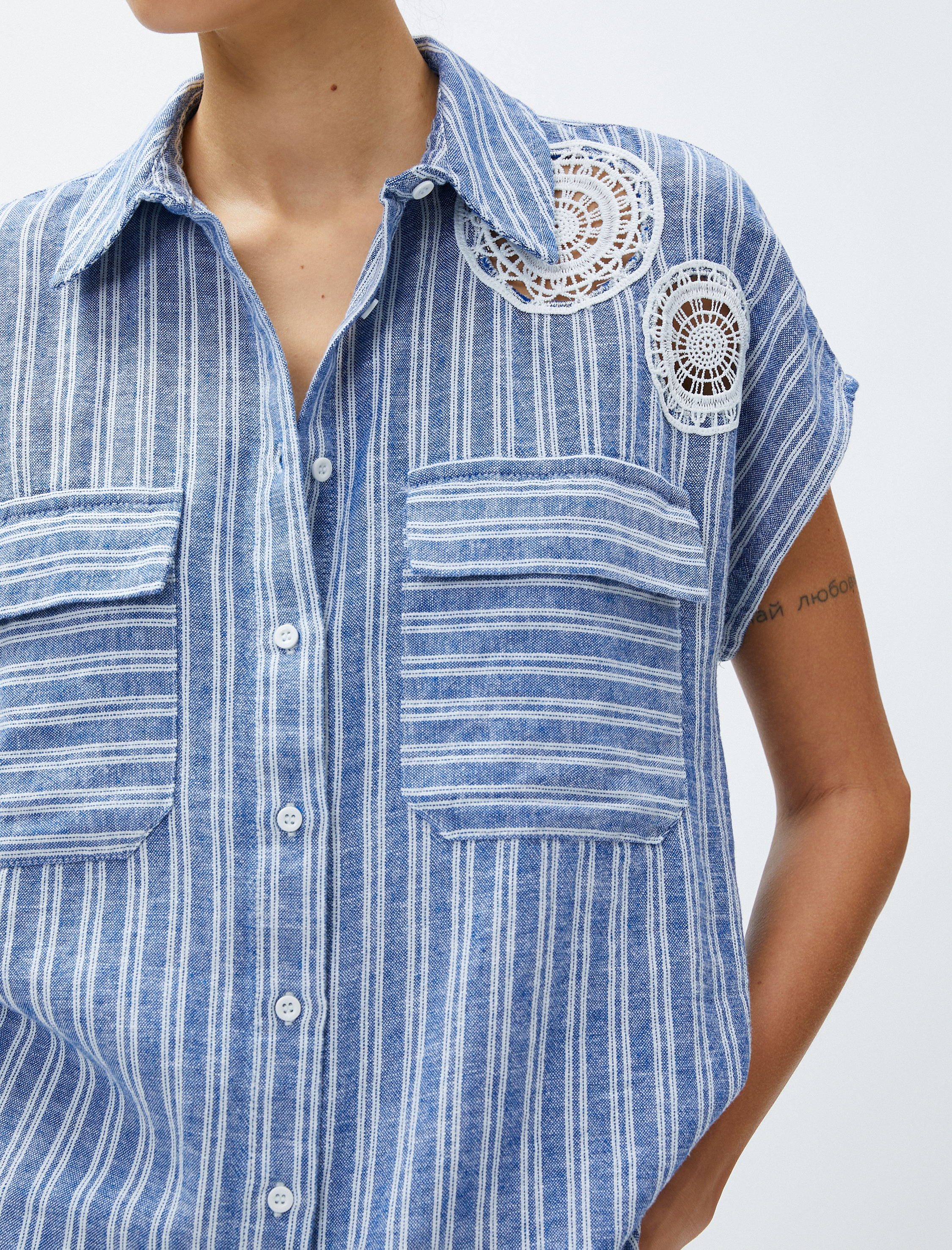   Keten Gömlek Kroşe Aplike Detaylı Cepli